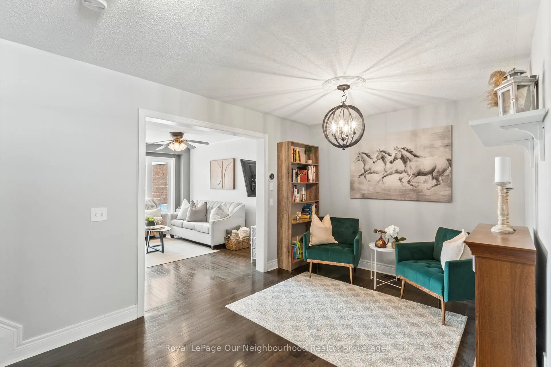 Photo 4 of 53 Kersey Crescent, Clarington, Courtice — HOMEH