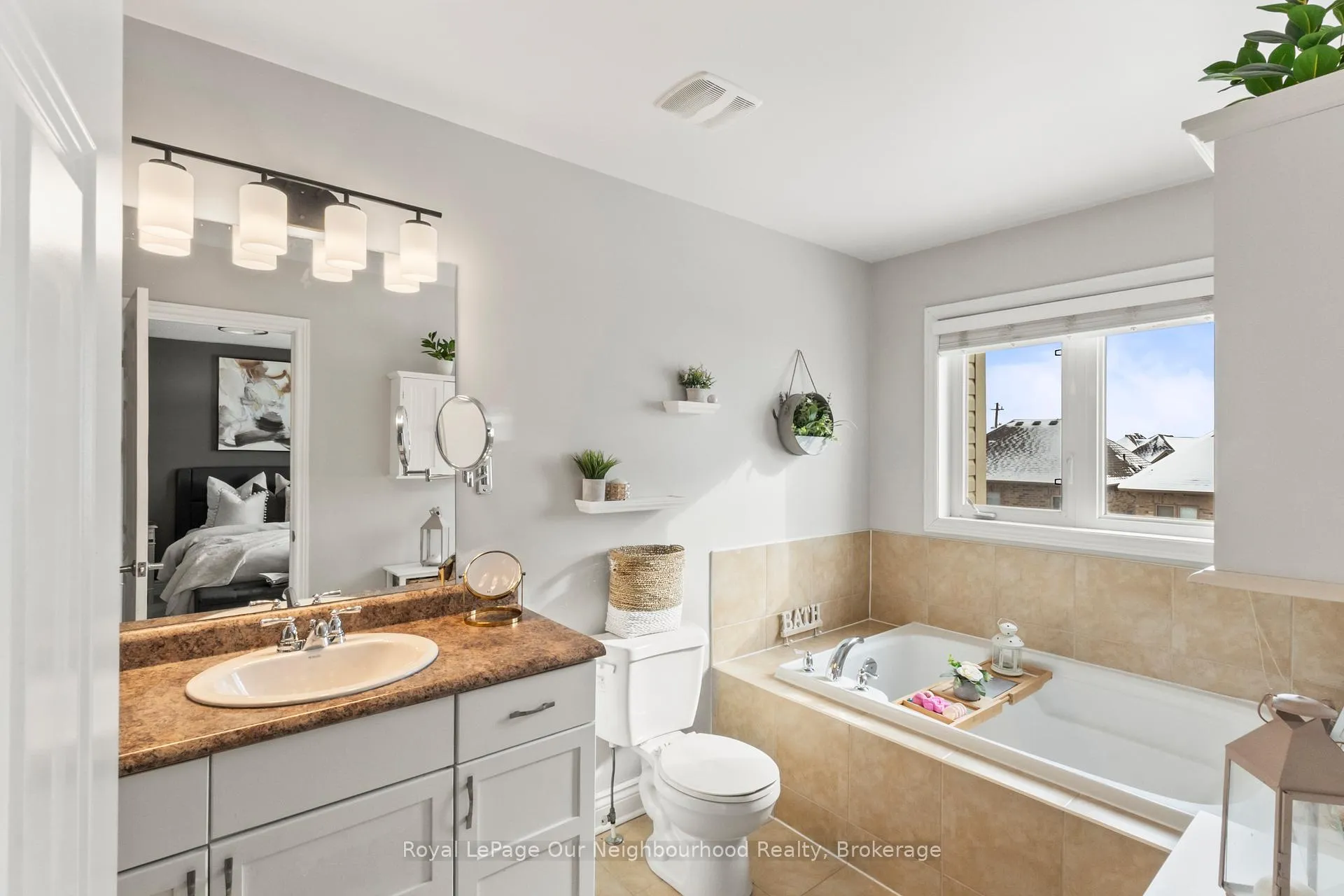 Photo 14 of 53 Kersey Crescent, Clarington, Courtice — HOMEH