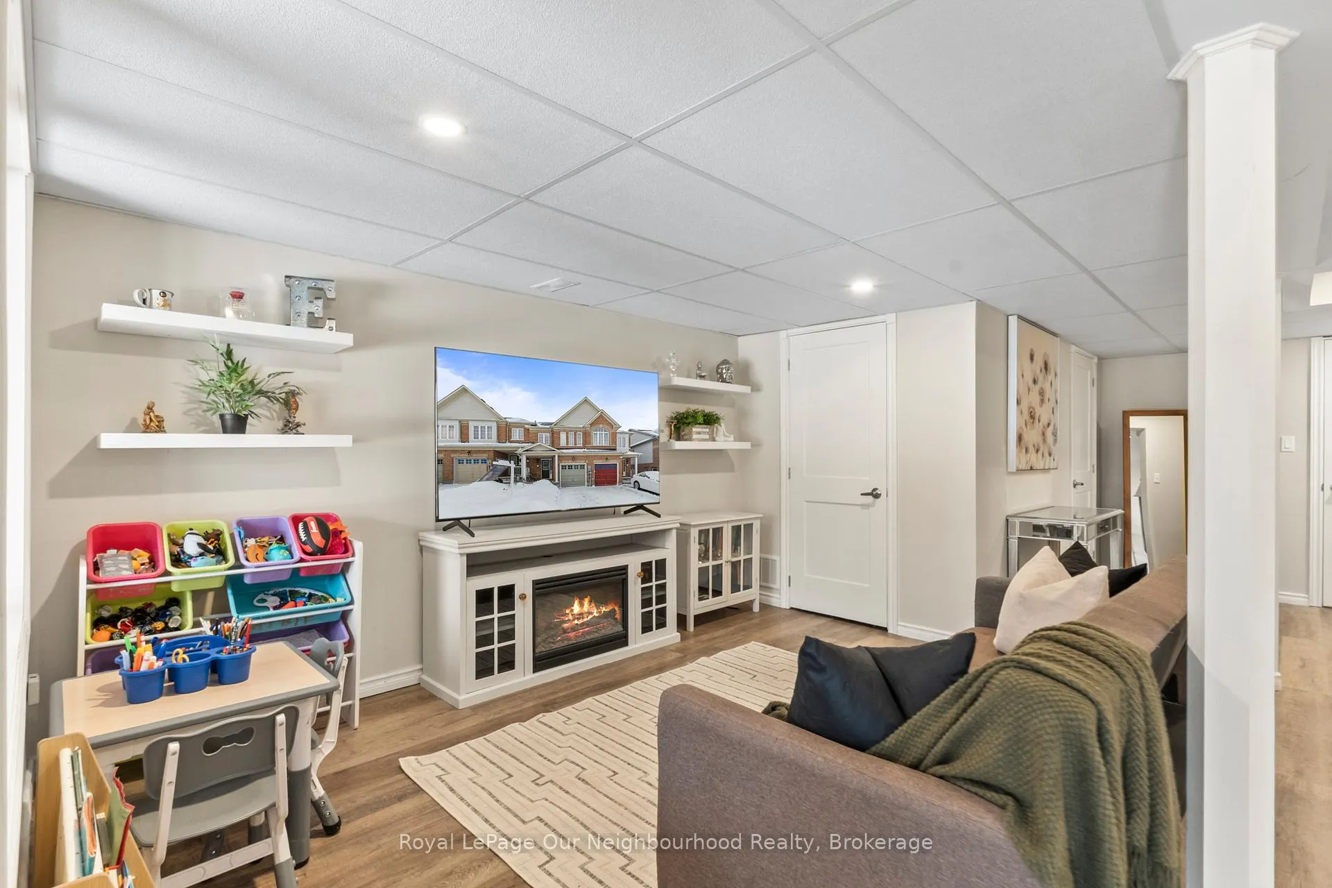 Photo 21 of 53 Kersey Crescent, Clarington, Courtice — HOMEH