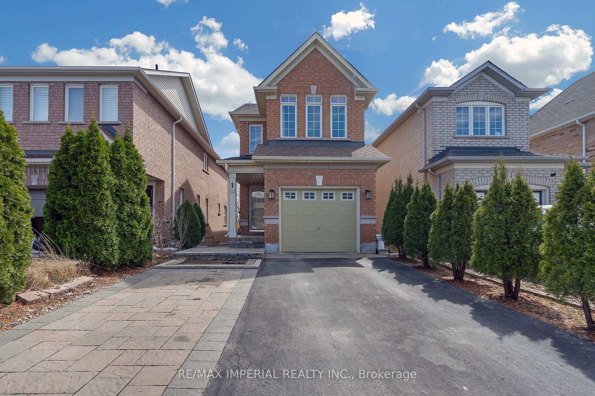 Front of 33 Del Francesco Way