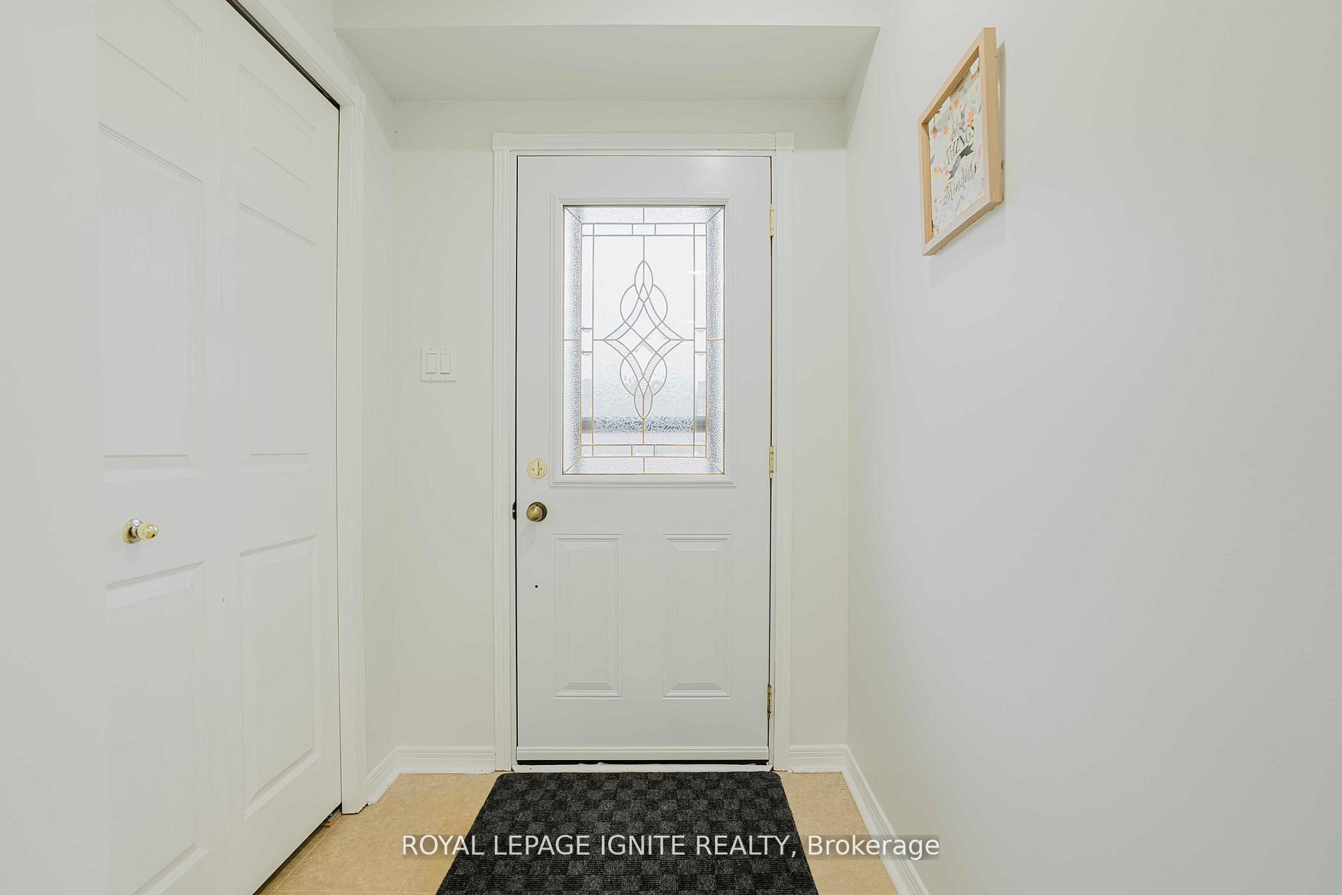 Photo 4 of Unit 82, 580 Eyer Drive, Pickering, West Shore — HOMEH