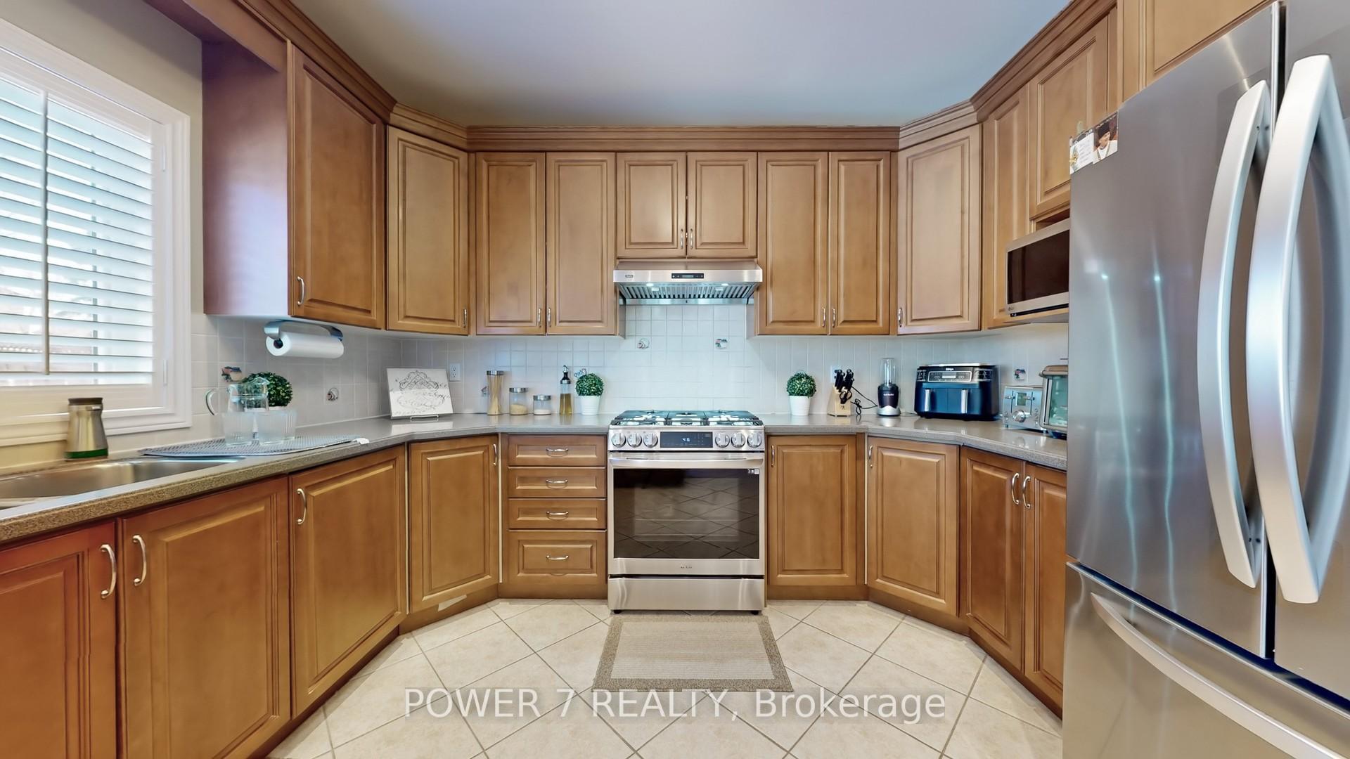 Photo 15 of 123 Macrill Road, Markham, Cachet — HOMEH