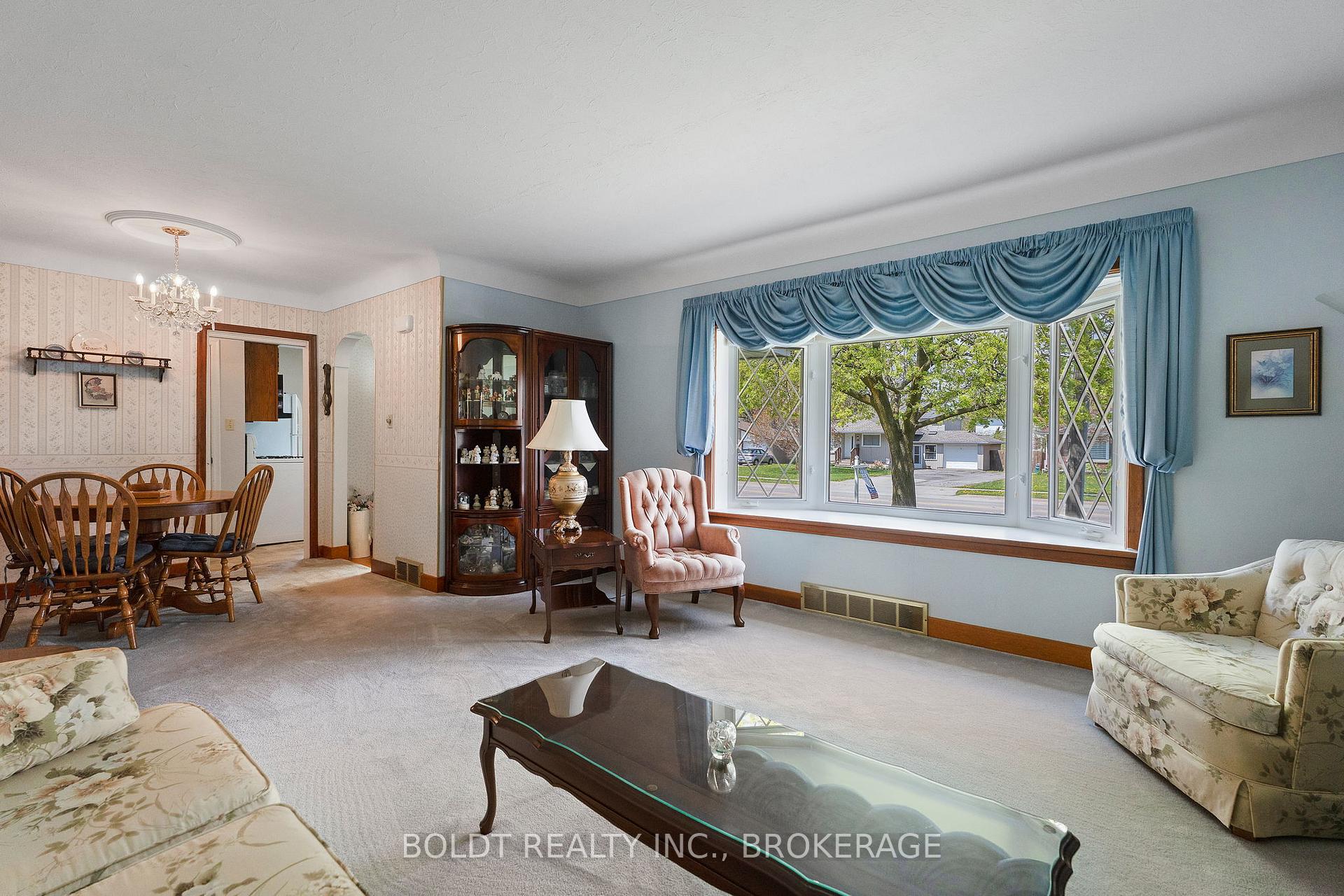 Photo 11 of 309 Pelham Road, St. Catharines, Rykert/Vansickle — HOMEH