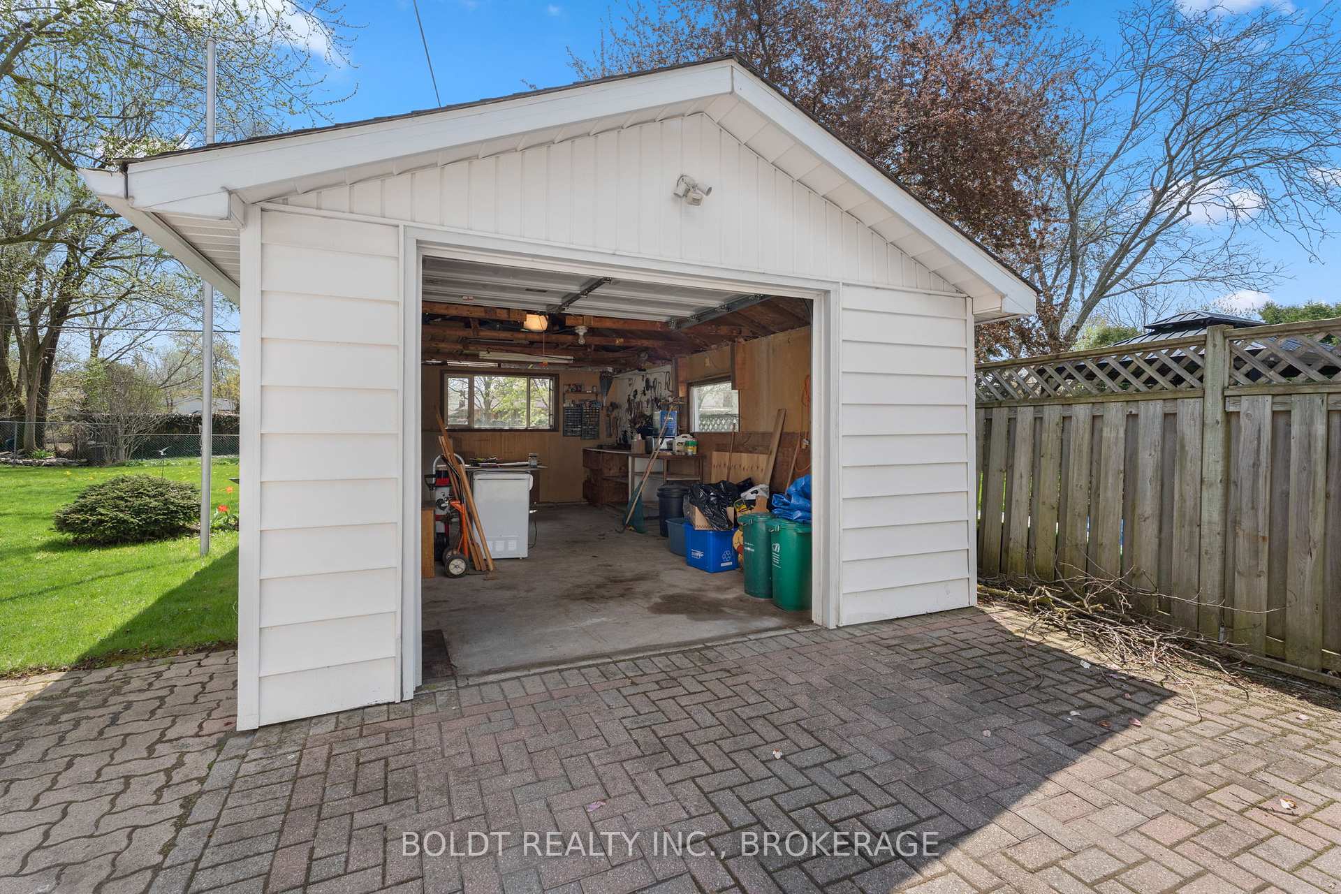 Photo 32 of 309 Pelham Road, St. Catharines, Rykert/Vansickle — HOMEH