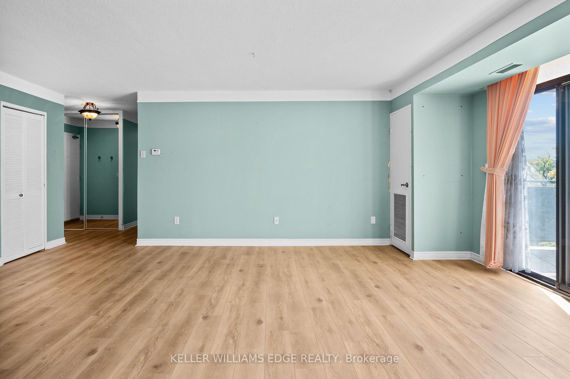 Photo 8 of Unit 404, 301 Frances Avenue, Hamilton, Stoney Creek — HOMEH