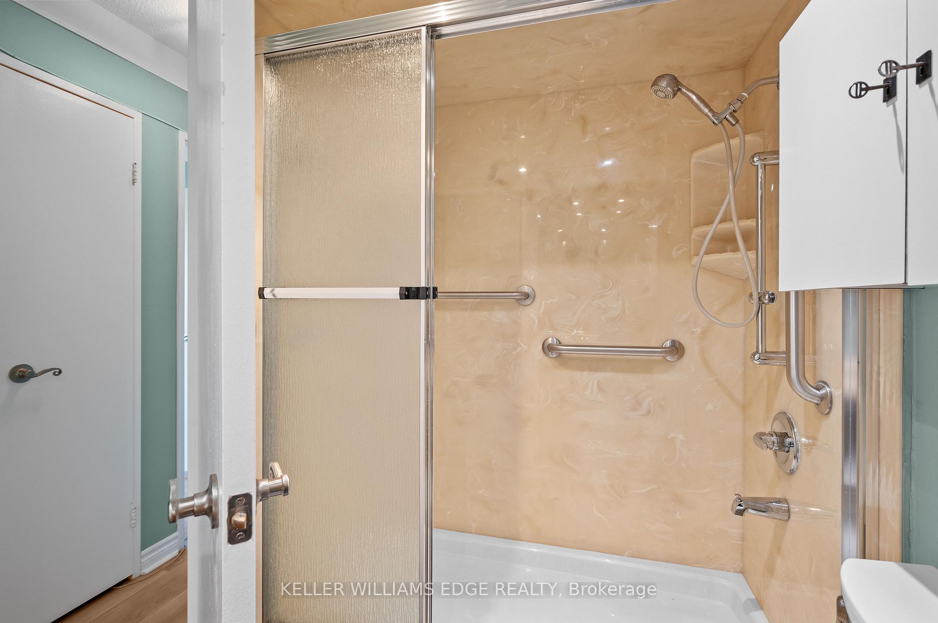 Photo 21 of Unit 404, 301 Frances Avenue, Hamilton, Stoney Creek — HOMEH