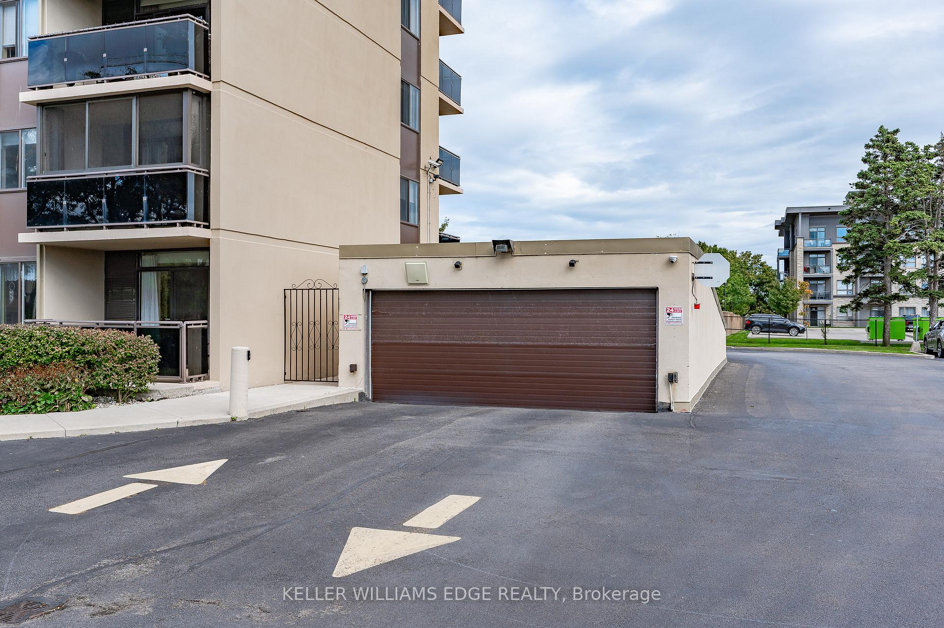 Photo 73 of Unit 404, 301 Frances Avenue, Hamilton, Stoney Creek — HOMEH
