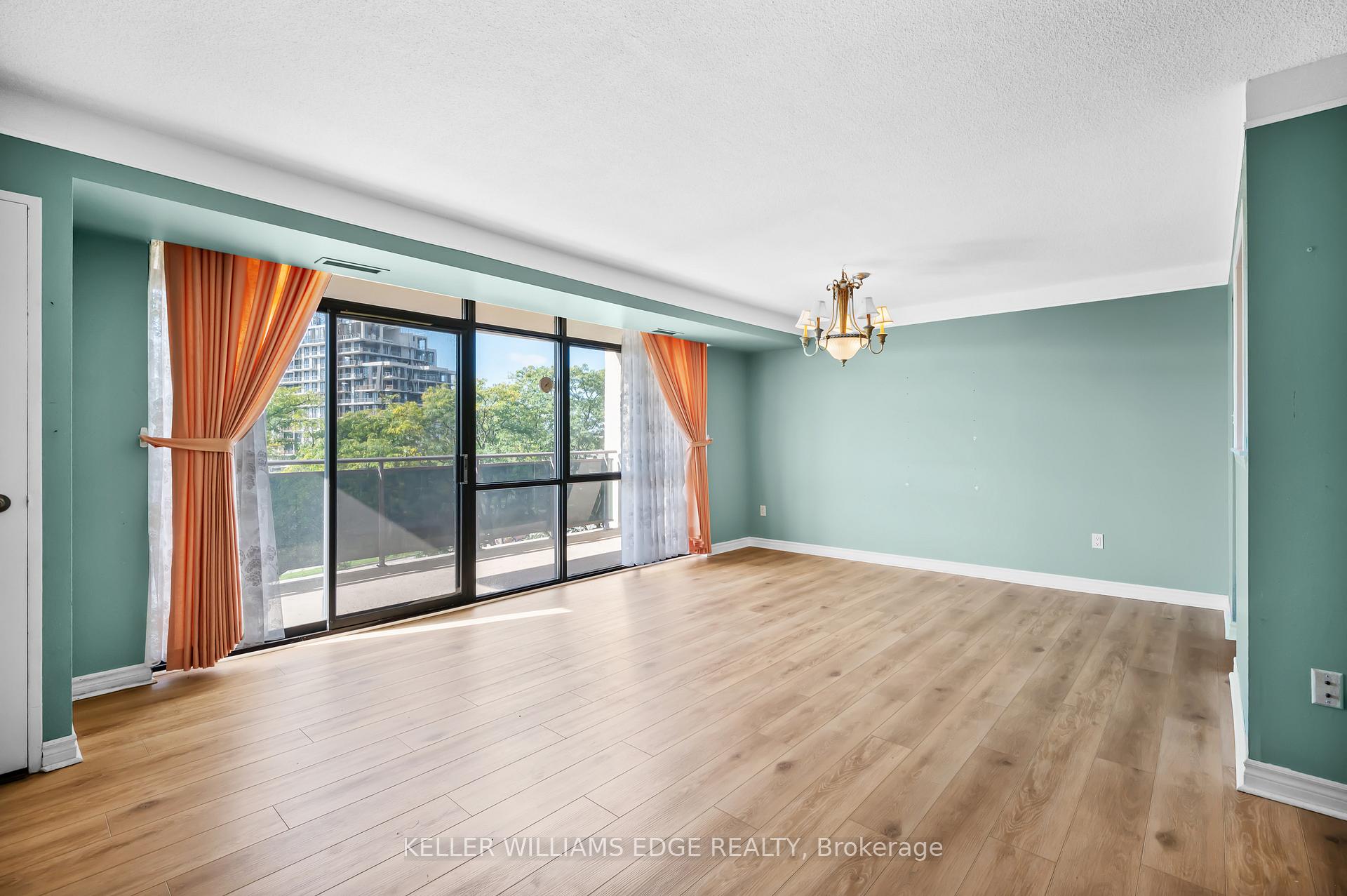 Photo 25 of Unit 404, 301 Frances Avenue, Hamilton, Stoney Creek — HOMEH