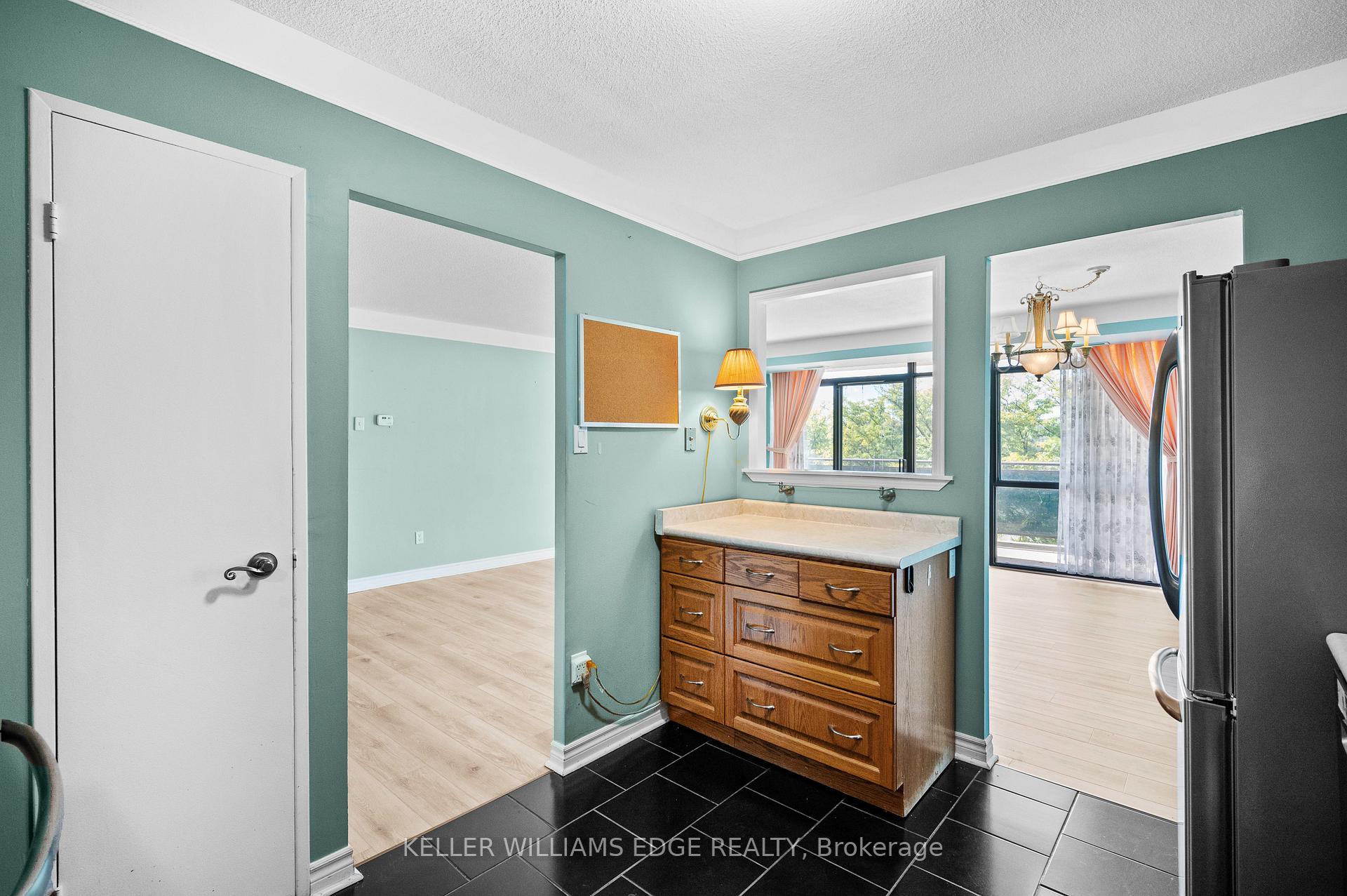 Photo 30 of Unit 404, 301 Frances Avenue, Hamilton, Stoney Creek — HOMEH