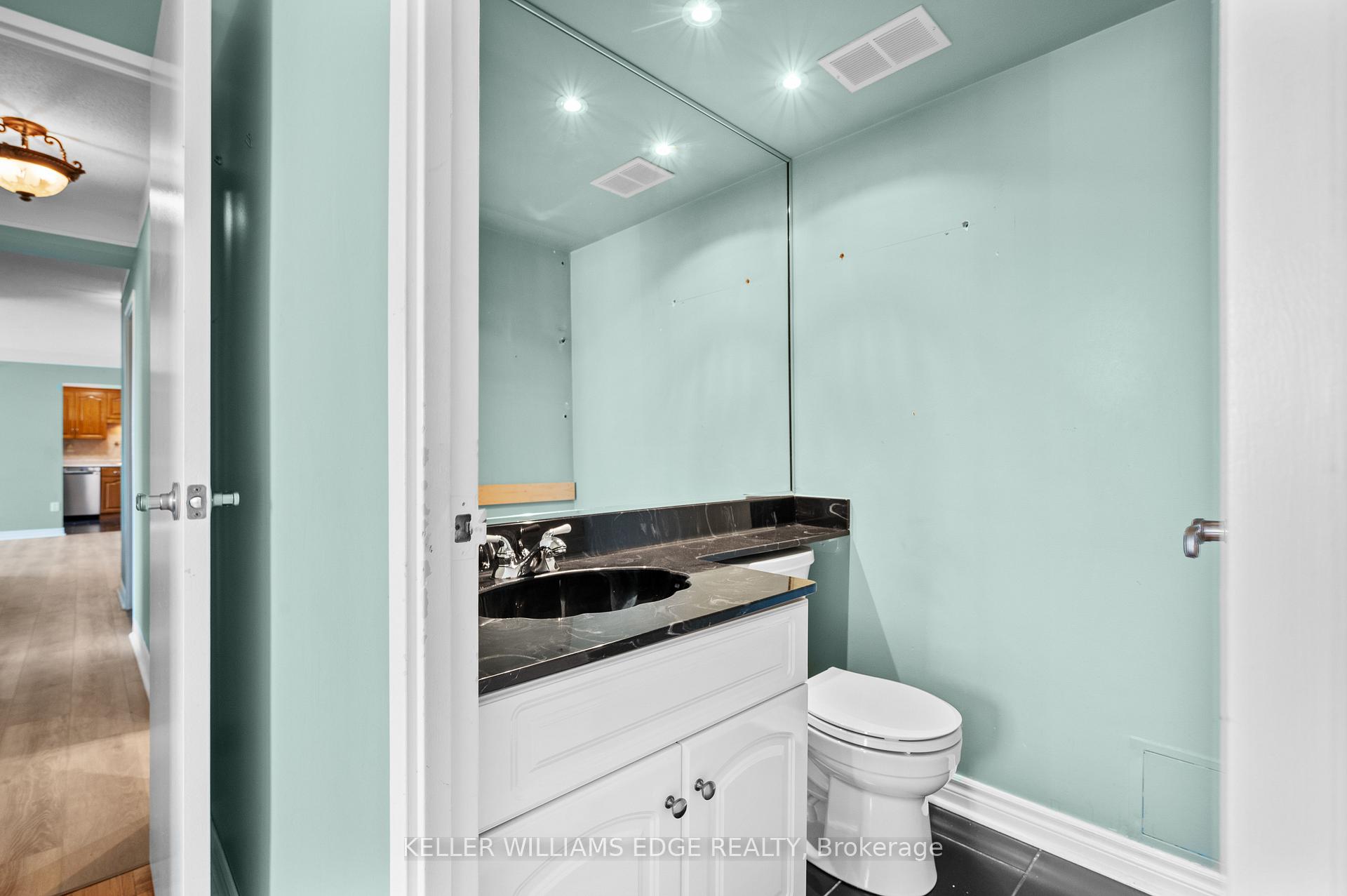 Photo 33 of Unit 404, 301 Frances Avenue, Hamilton, Stoney Creek — HOMEH