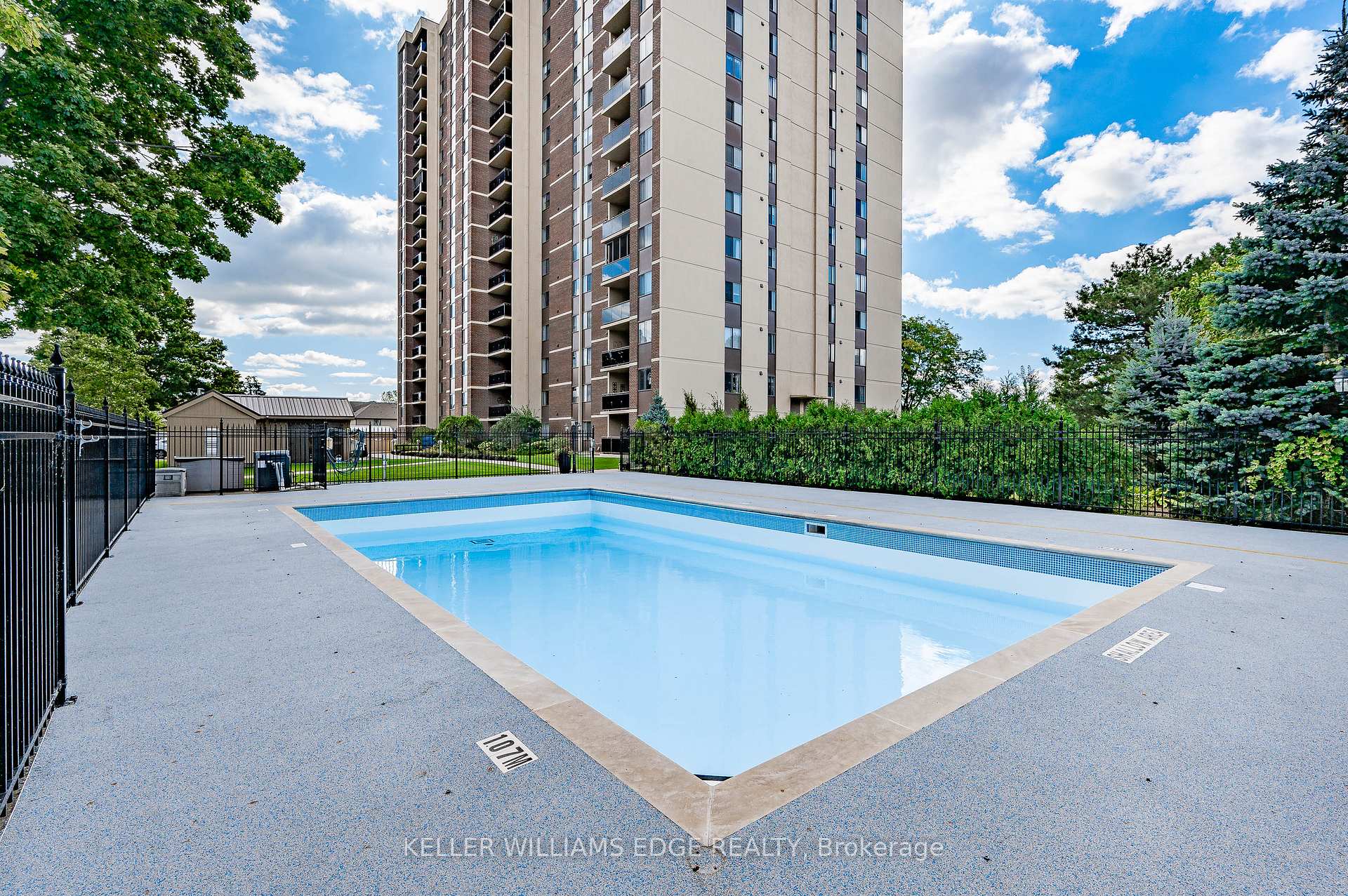 Photo 51 of Unit 404, 301 Frances Avenue, Hamilton, Stoney Creek — HOMEH