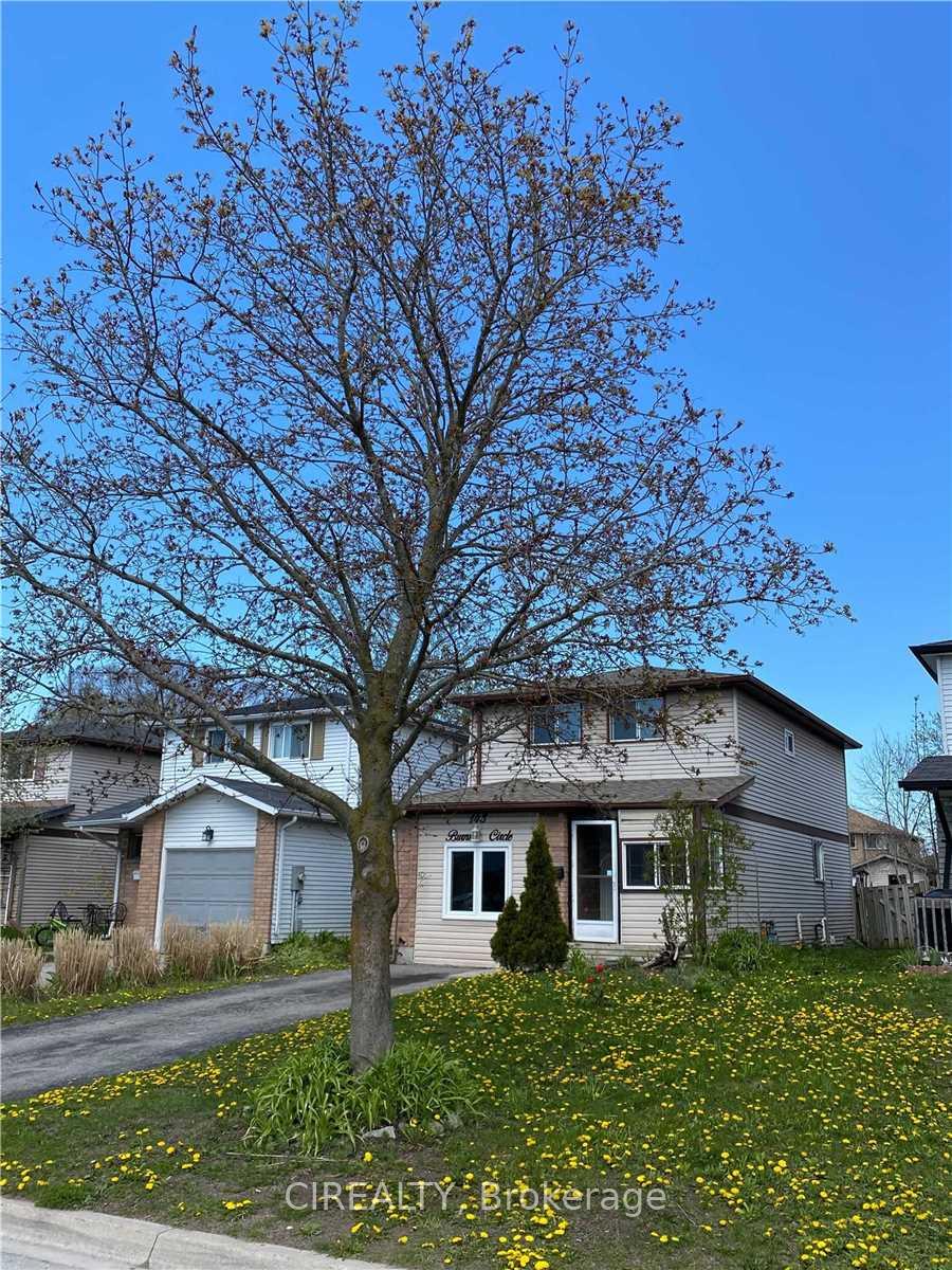 Photo 23 of 143 Burns Circle, Barrie, Letitia Heights — HOMEH