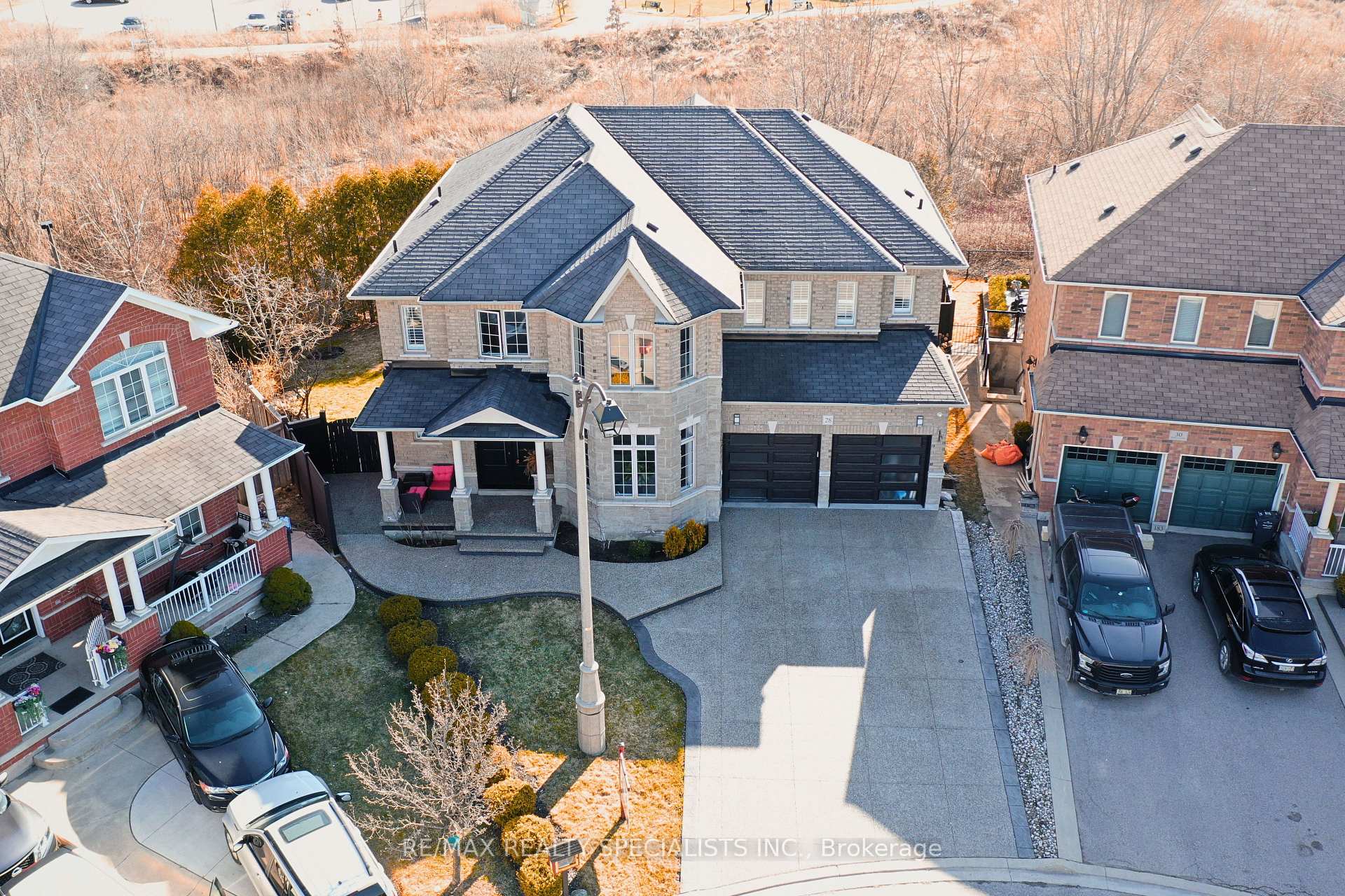 Photo 2 of 28 Kippen Court, Brampton, Sandringham-Wellington — HOMEH
