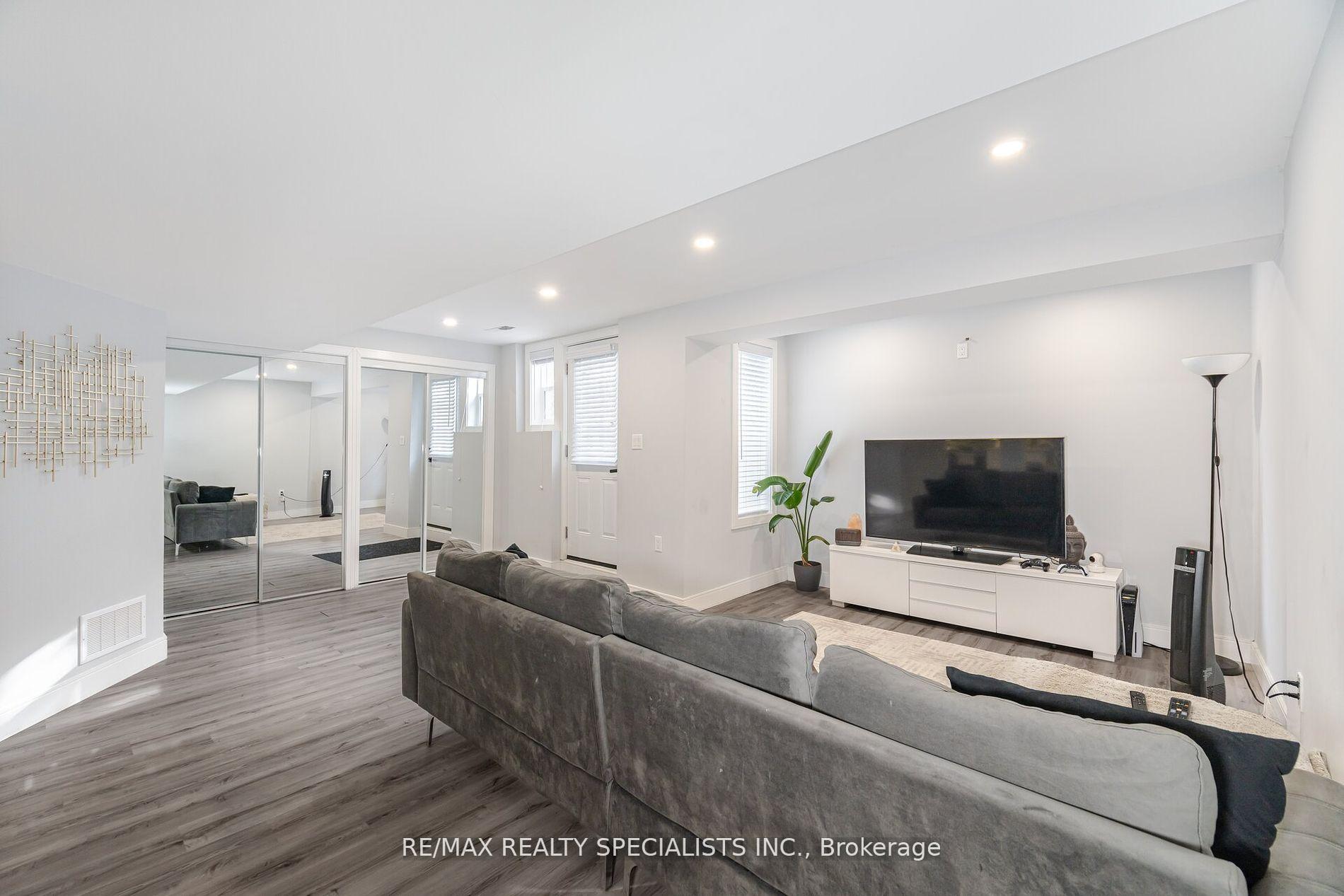 Photo 57 of 28 Kippen Court, Brampton, Sandringham-Wellington — HOMEH