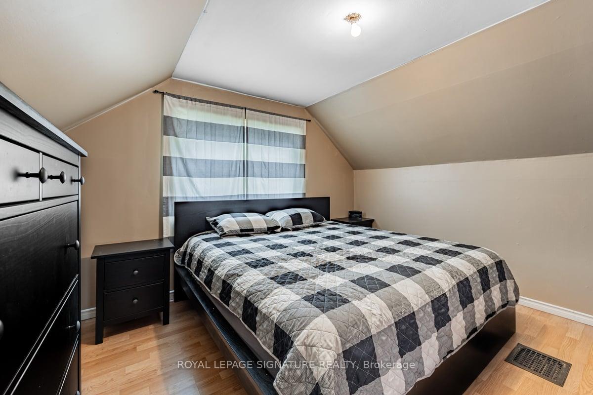 Photo 10 of 5 Woodhouse Crescent, Ajax, South East — HOMEH