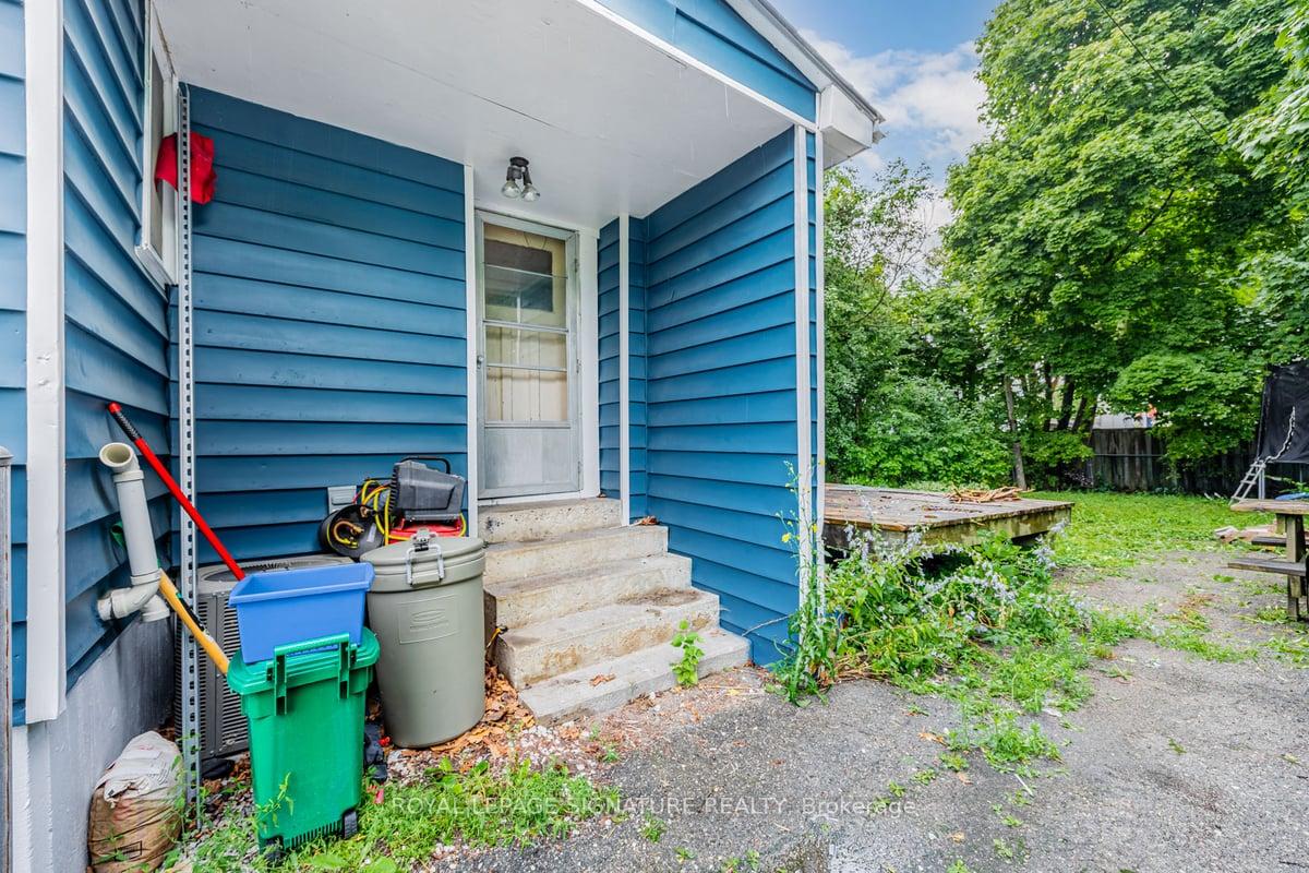 Photo 11 of 5 Woodhouse Crescent, Ajax, South East — HOMEH