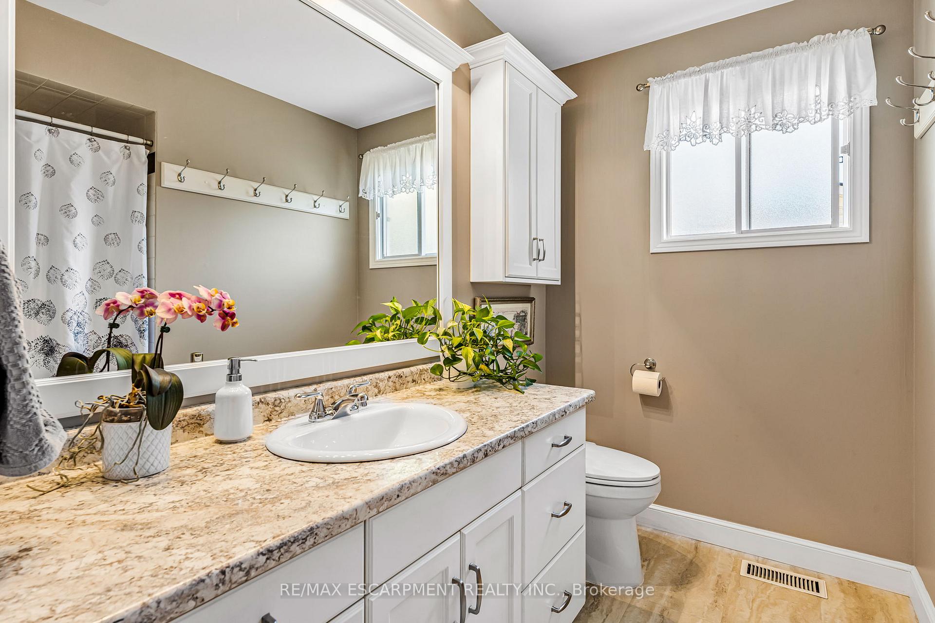 Photo 15 of 3954 Old Orchard Way, Lincoln, Lincoln-Jordan/Vineland — HOMEH