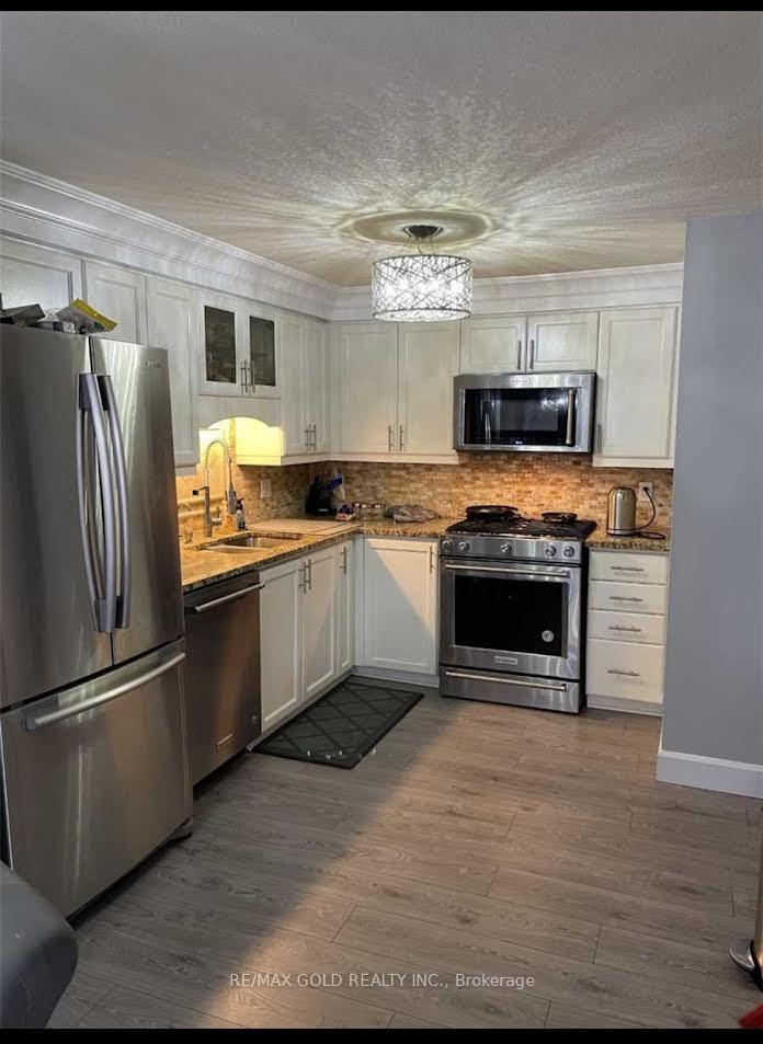 Photo 5 of 26 Max Becker Drive, Kitchener, Larentian West — HOMEH
