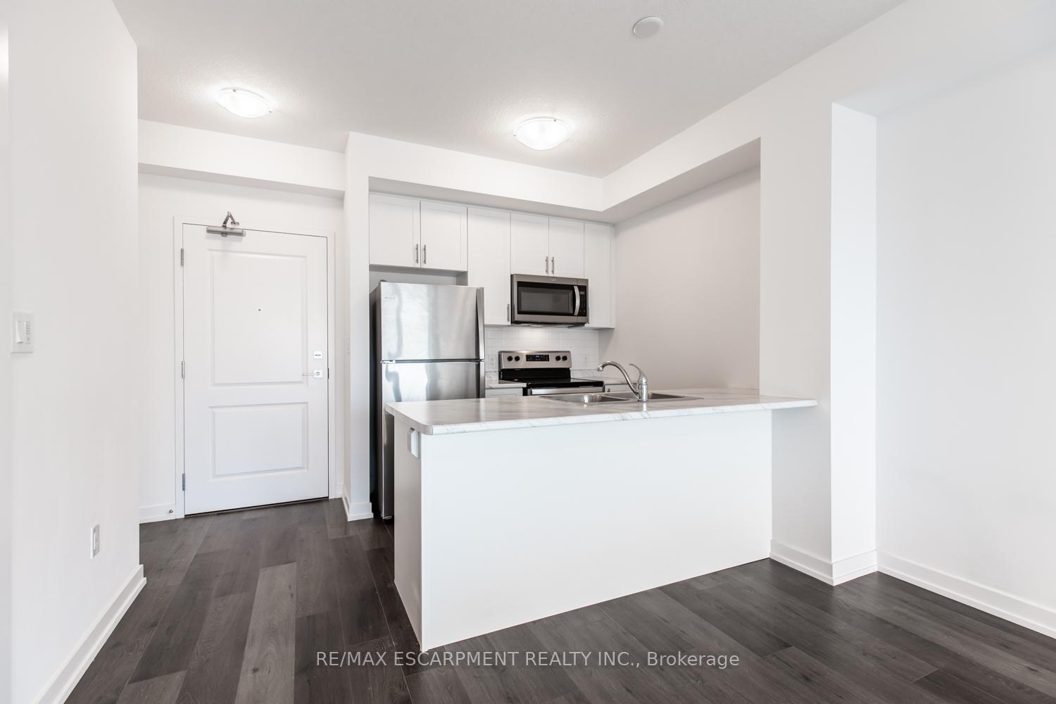 Photo 4 of Unit 704, 460 Dundas Street, Hamilton, Waterdown — HOMEH