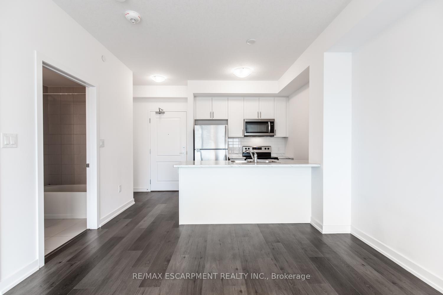 Photo 5 of Unit 704, 460 Dundas Street, Hamilton, Waterdown — HOMEH