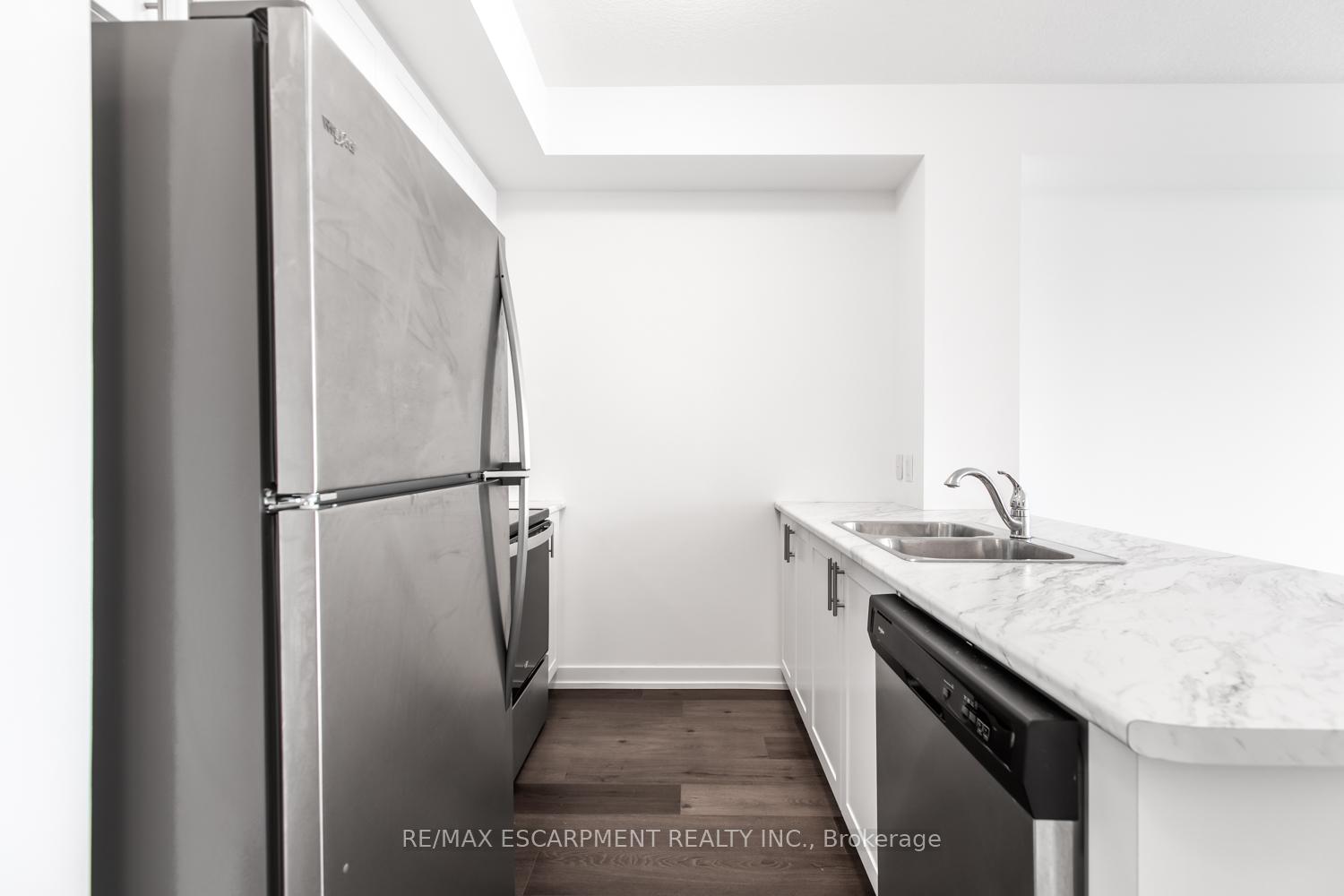 Photo 6 of Unit 704, 460 Dundas Street, Hamilton, Waterdown — HOMEH