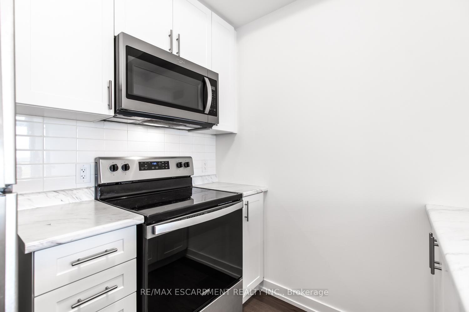 Photo 7 of Unit 704, 460 Dundas Street, Hamilton, Waterdown — HOMEH