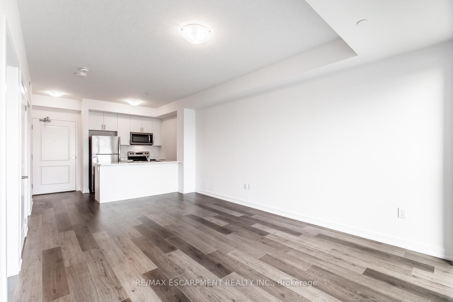 Photo 12 of Unit 704, 460 Dundas Street, Hamilton, Waterdown — HOMEH