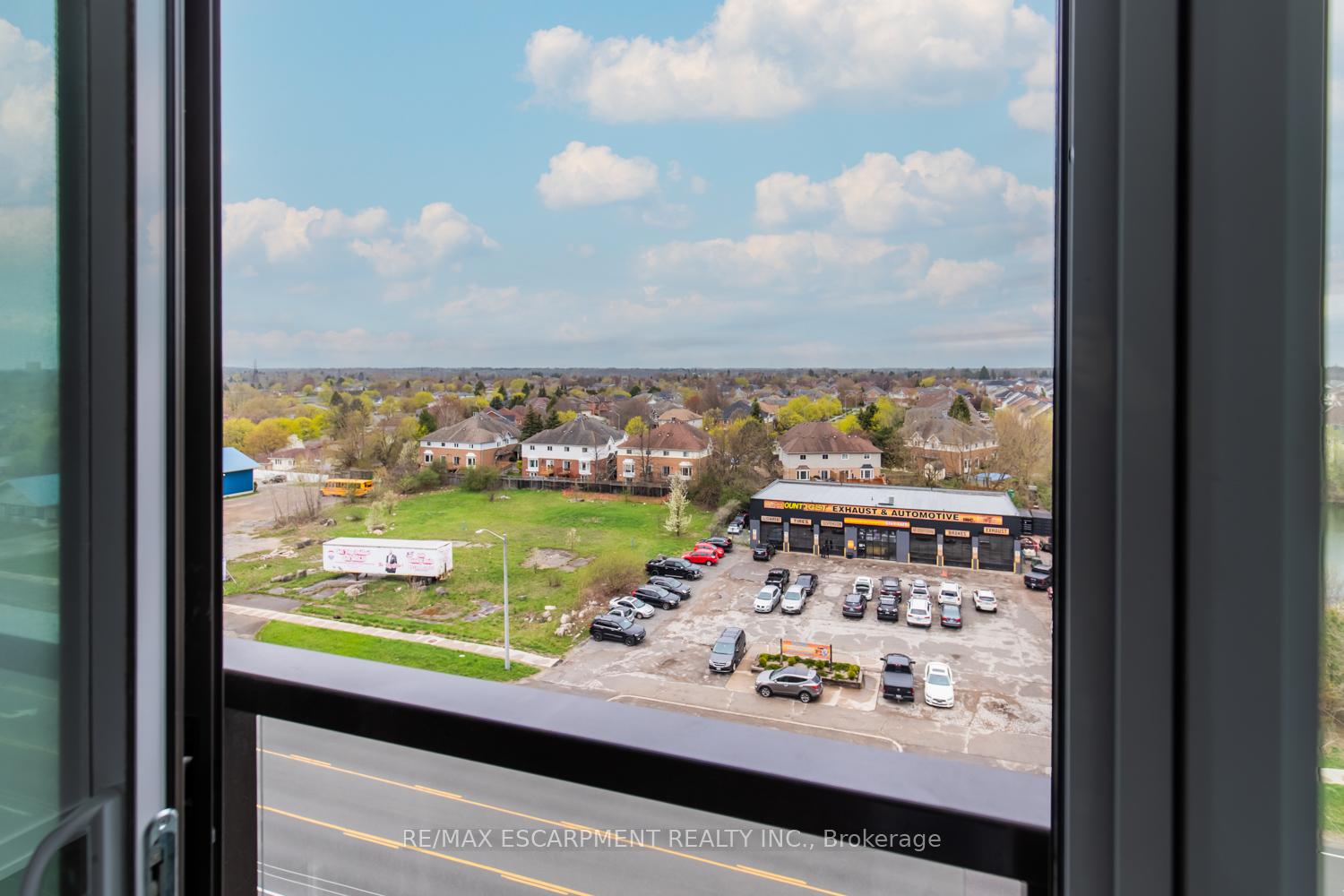 Photo 19 of Unit 704, 460 Dundas Street, Hamilton, Waterdown — HOMEH