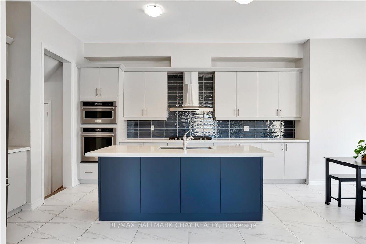 Photo 11 of 147 Terry Fox Drive, Barrie, Rural Barrie Southeast — HOMEH