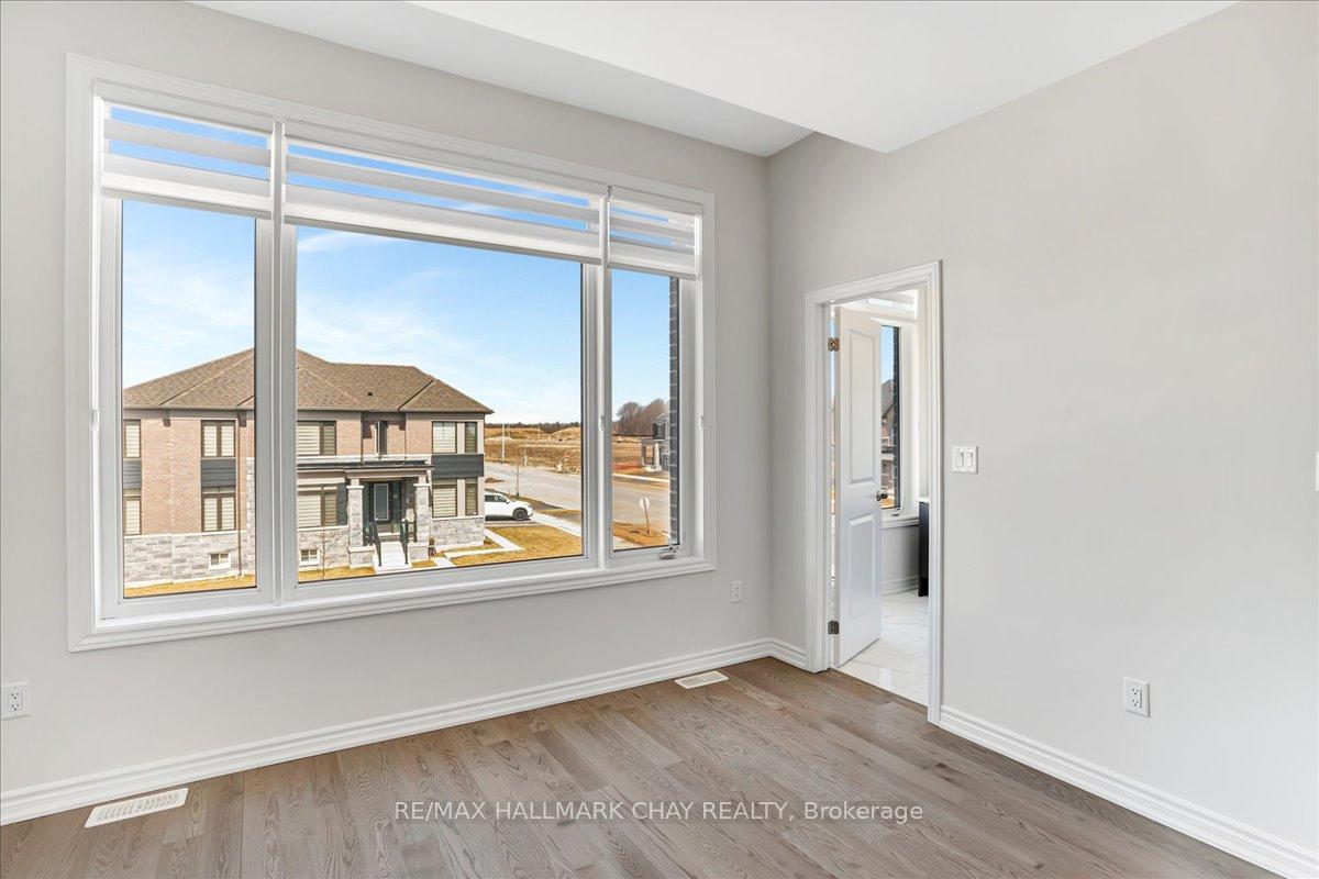 Photo 46 of 147 Terry Fox Drive, Barrie, Rural Barrie Southeast — HOMEH