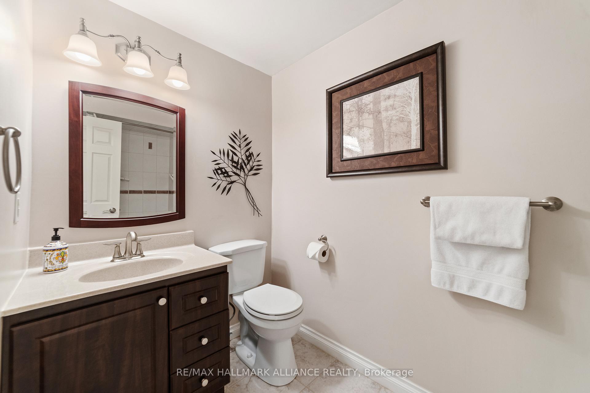Photo 24 of 48 Garden Avenue, Brampton, Brampton West — HOMEH