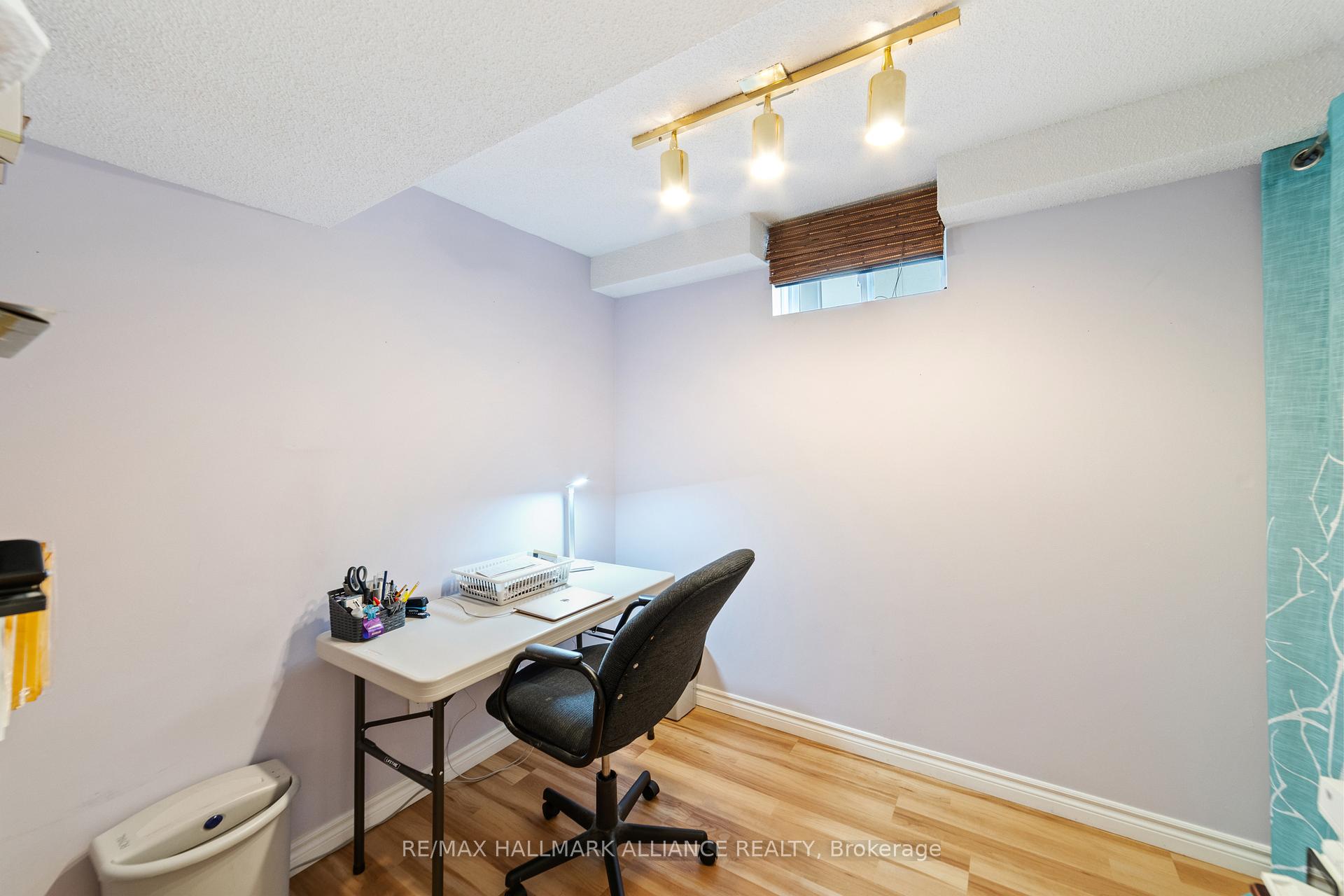 Photo 32 of 48 Garden Avenue, Brampton, Brampton West — HOMEH