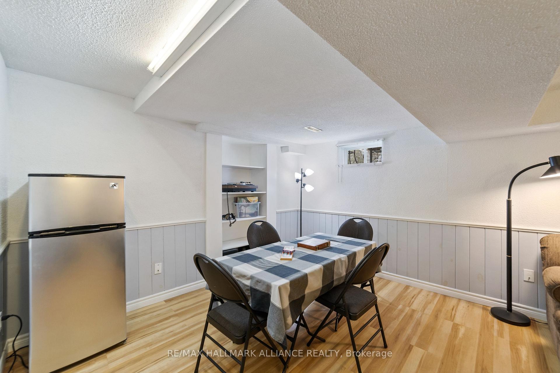 Photo 33 of 48 Garden Avenue, Brampton, Brampton West — HOMEH