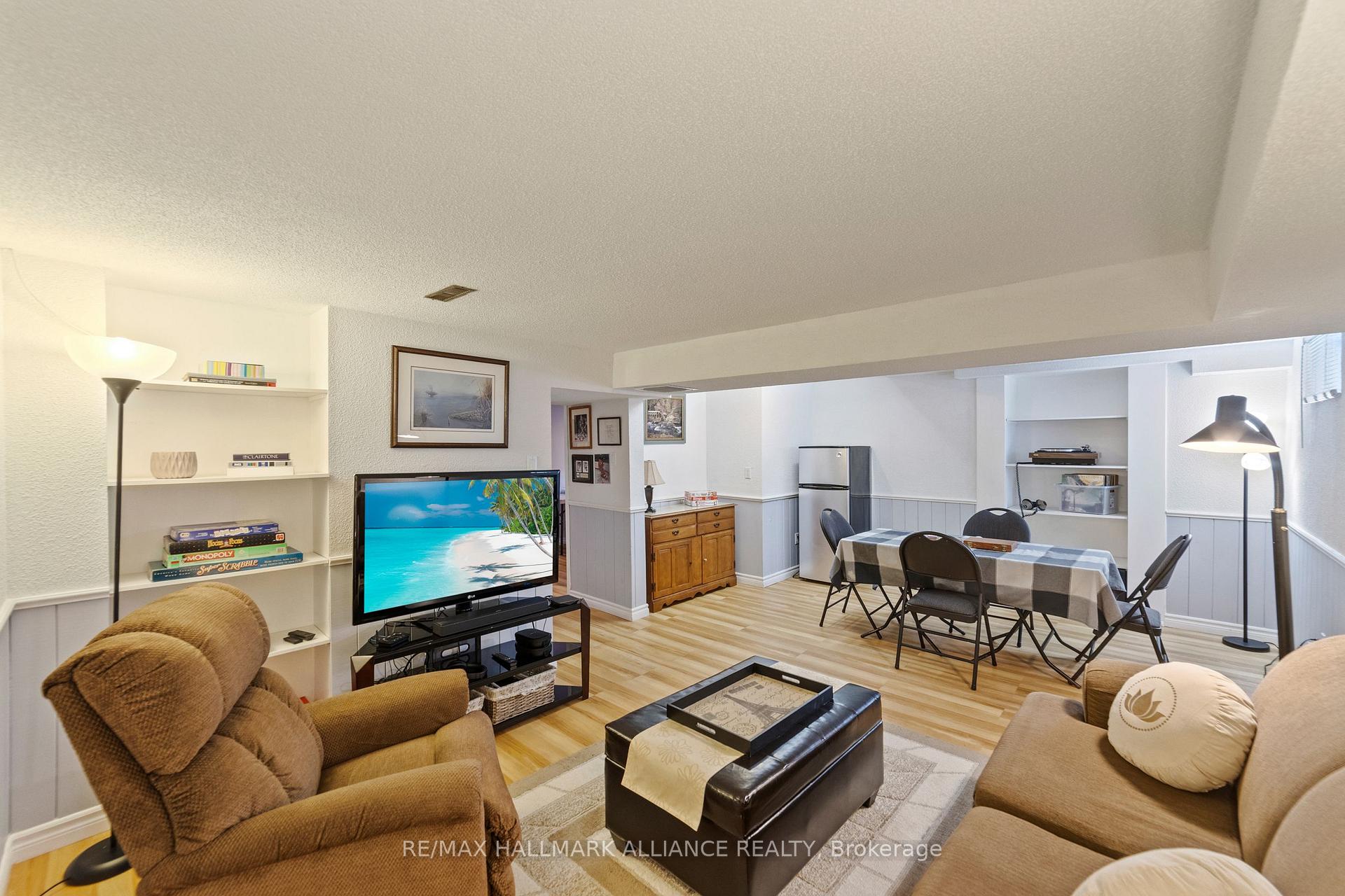 Photo 37 of 48 Garden Avenue, Brampton, Brampton West — HOMEH