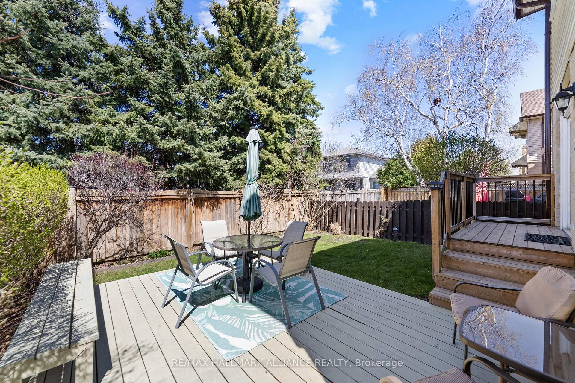 Photo 38 of 48 Garden Avenue, Brampton, Brampton West — HOMEH