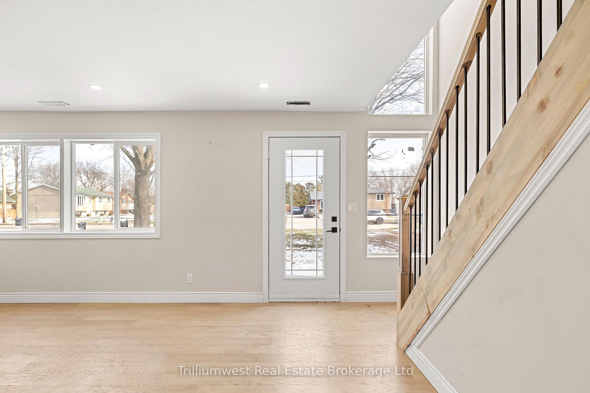 Photo 3 of 128 Ducharme Street, Lakeshore — HOMEH