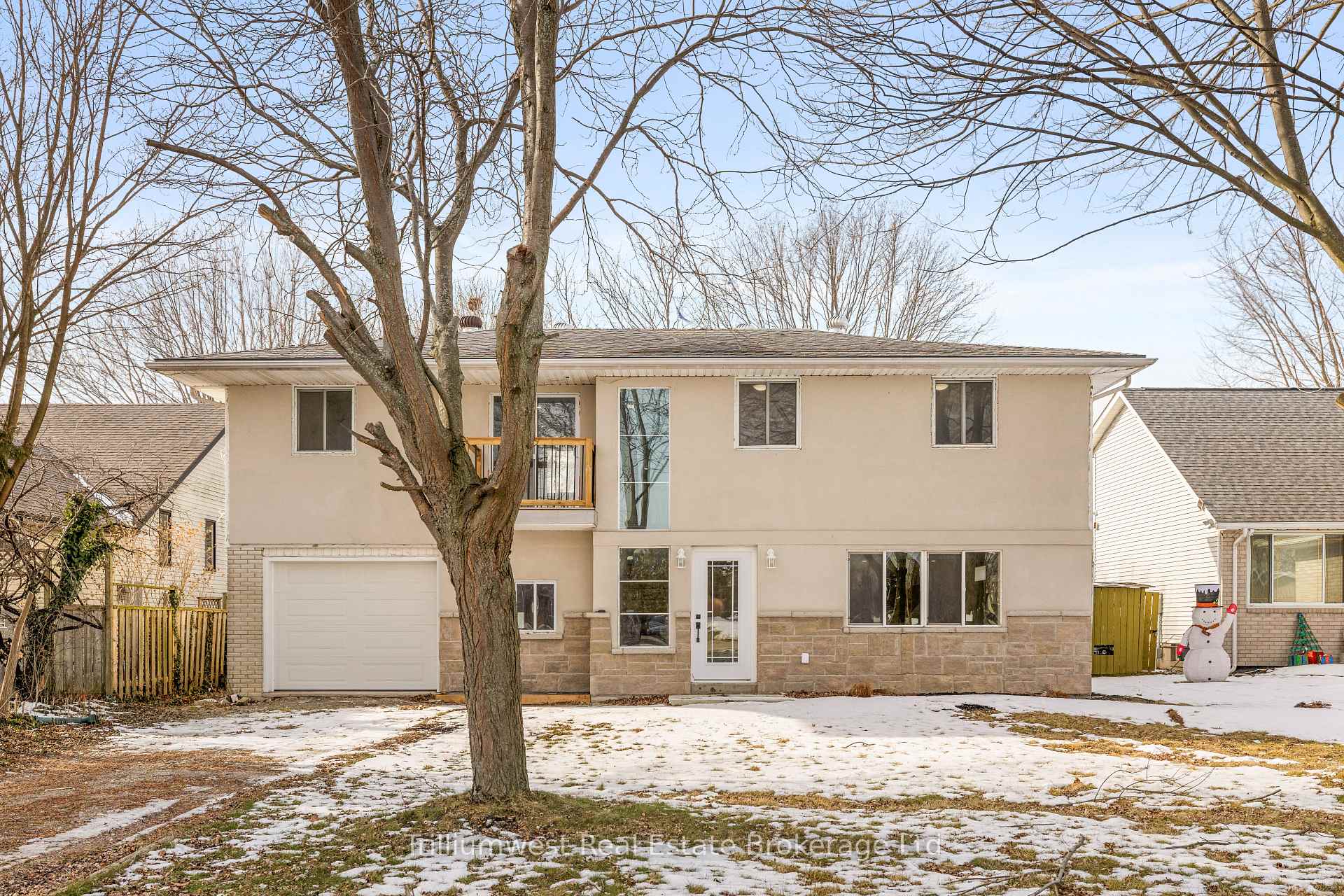 Photo 29 of 128 Ducharme Street, Lakeshore — HOMEH