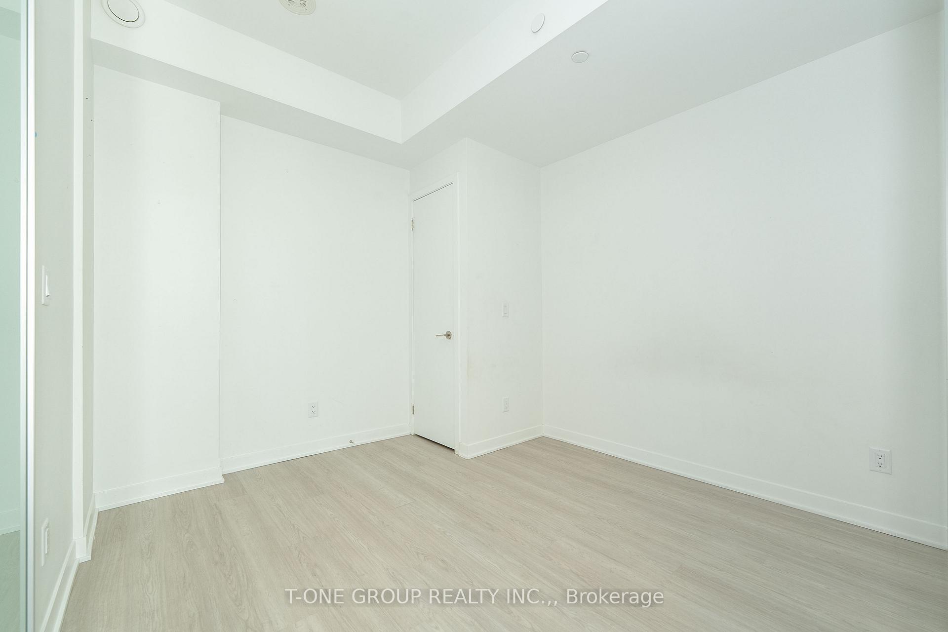 Photo 13 of Unit 1205, 185 Alberta Avenue, Toronto, Oakwood Village — HOMEH