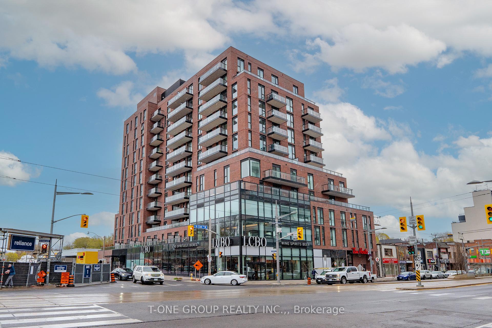 Photo 2 of Unit 1205, 185 Alberta Avenue, Toronto, Oakwood Village — HOMEH