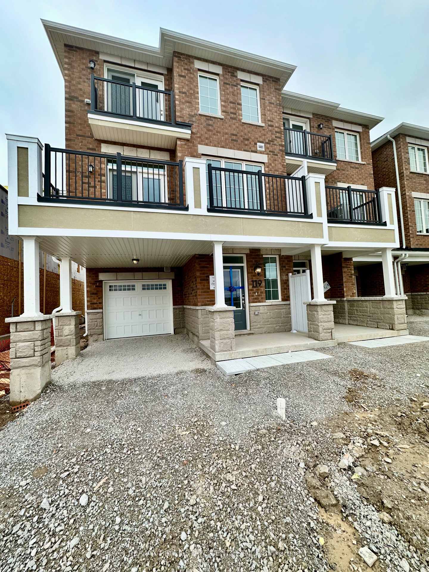 Front of 119 Pearen Lane