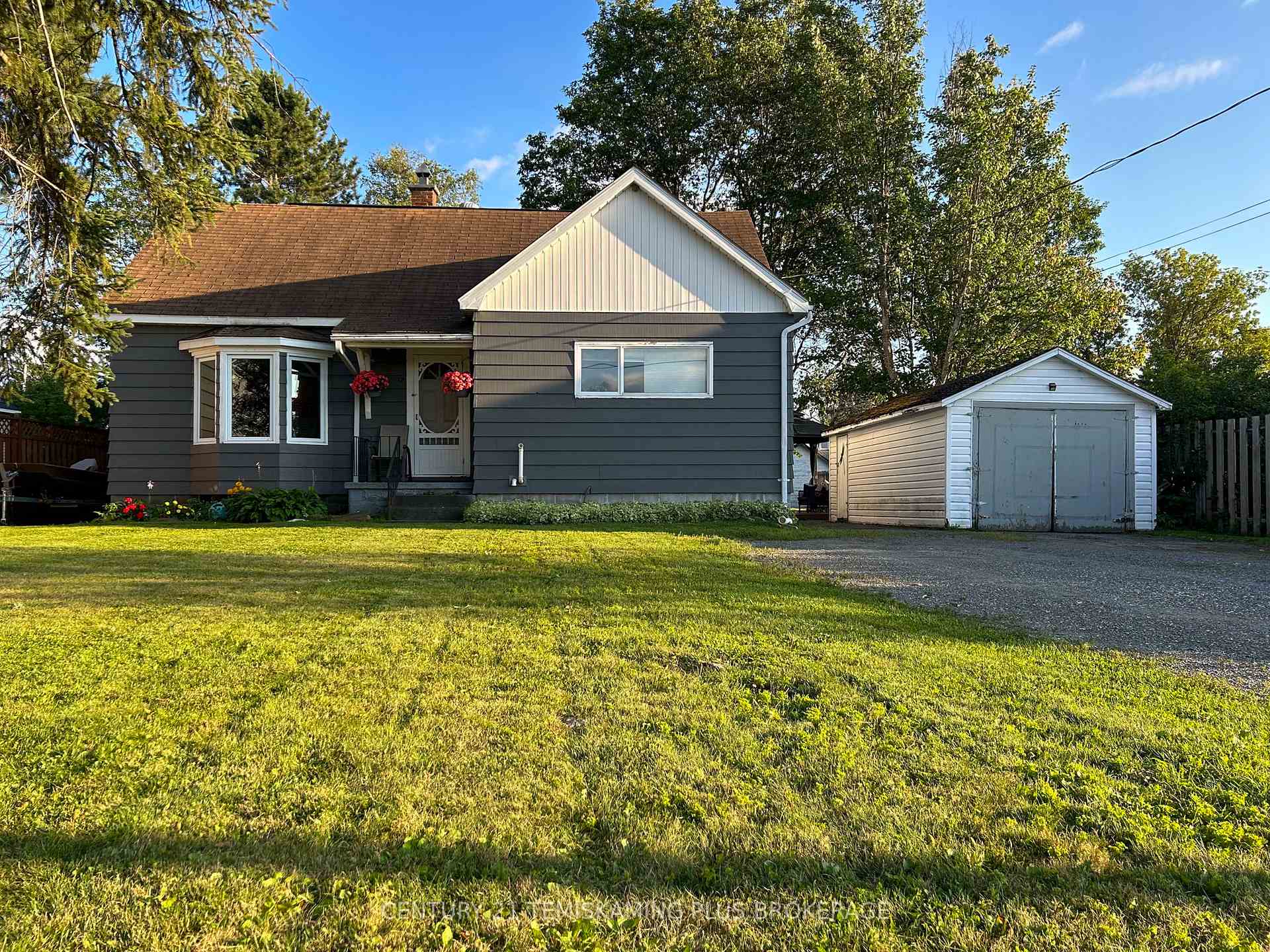 Photo 1 of 12 Sixth Avenue, Englehart — HOMEH
