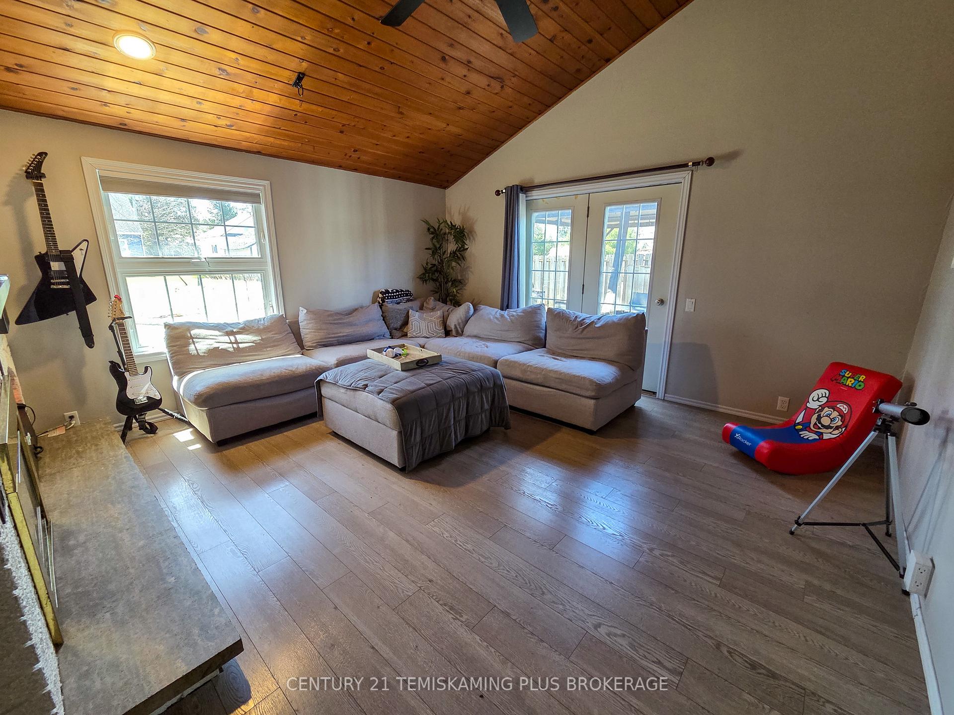 Photo 11 of 12 Sixth Avenue, Englehart — HOMEH