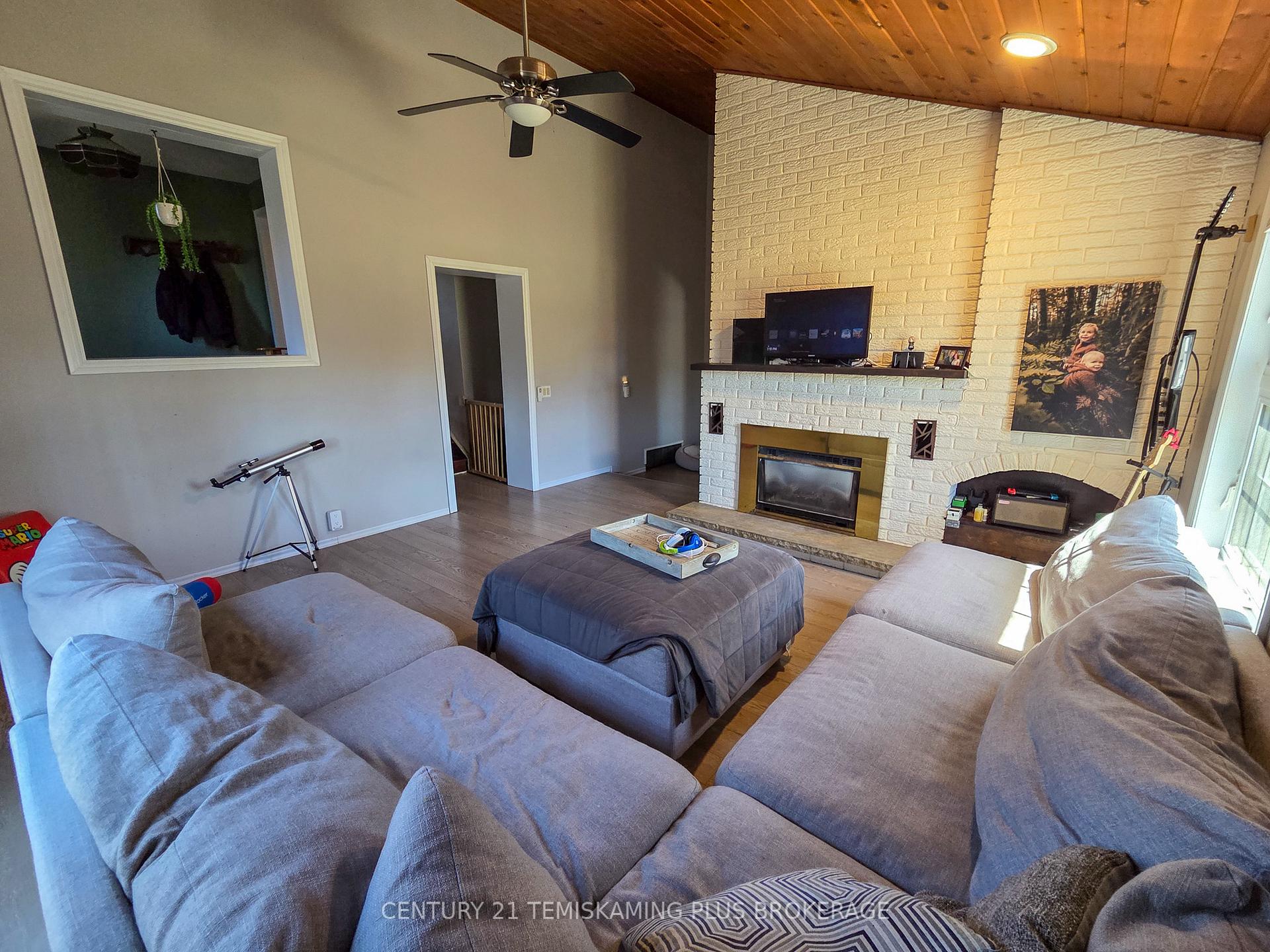 Photo 13 of 12 Sixth Avenue, Englehart — HOMEH
