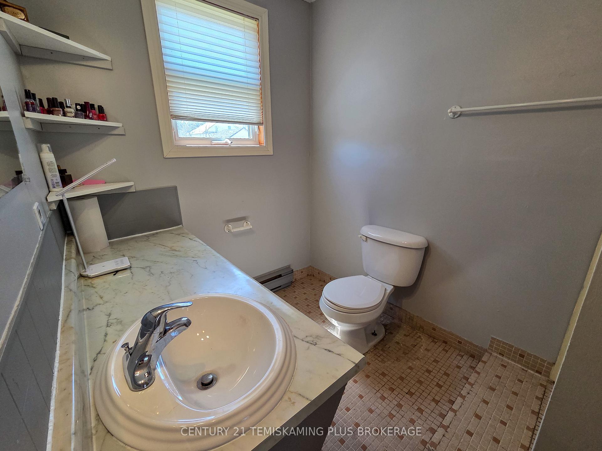 Photo 17 of 12 Sixth Avenue, Englehart — HOMEH