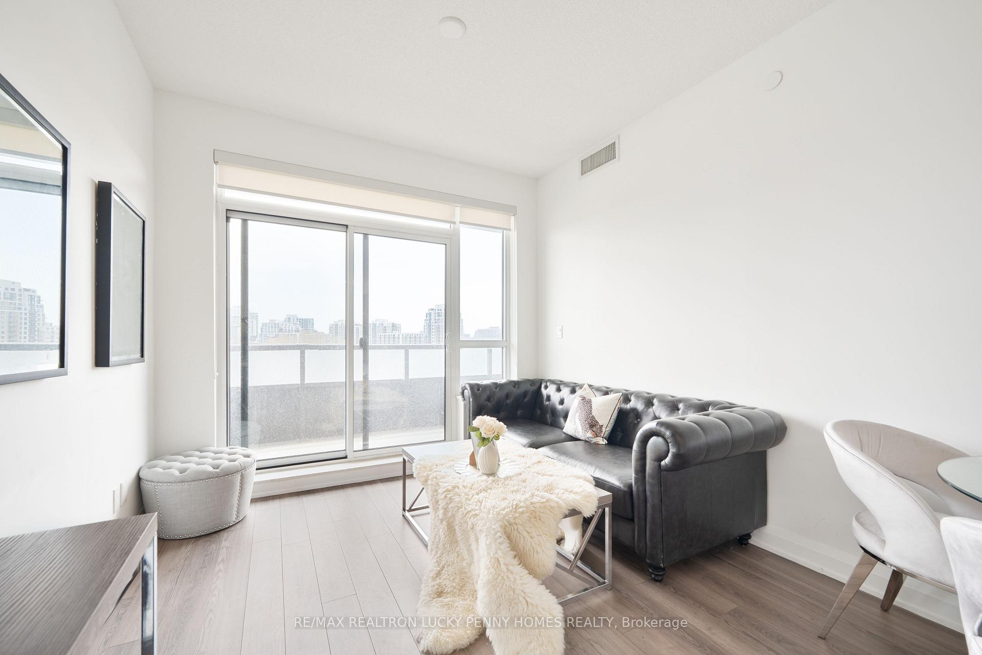 Photo 11 of Unit 618, 15 Water Walk Drive, Markham, Unionville — HOMEH