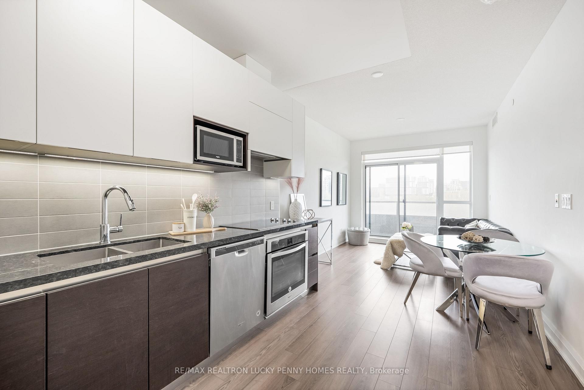 Photo 13 of Unit 618, 15 Water Walk Drive, Markham, Unionville — HOMEH