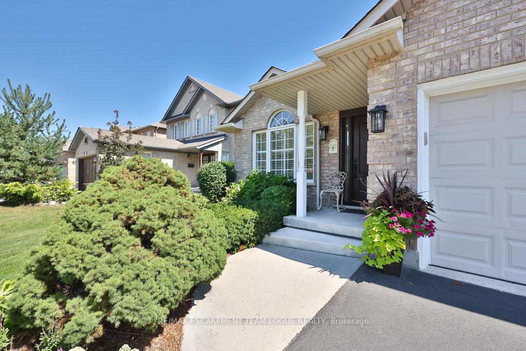 Photo 3 of 1083 Augustus Drive, Burlington, Brant — HOMEH