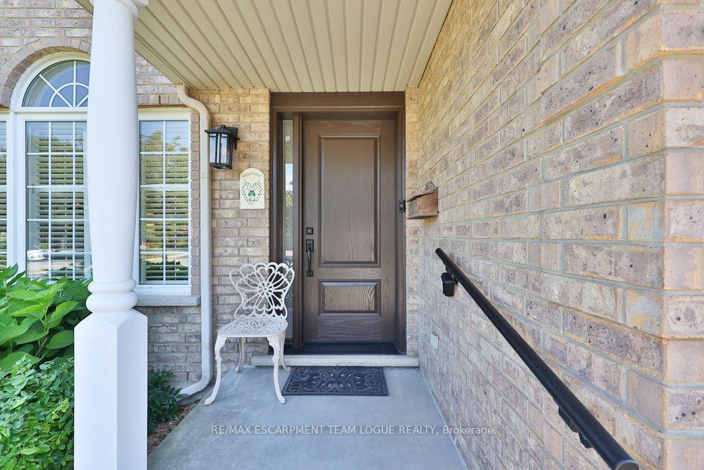 Photo 4 of 1083 Augustus Drive, Burlington, Brant — HOMEH