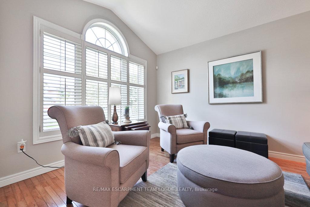 Photo 8 of 1083 Augustus Drive, Burlington, Brant — HOMEH