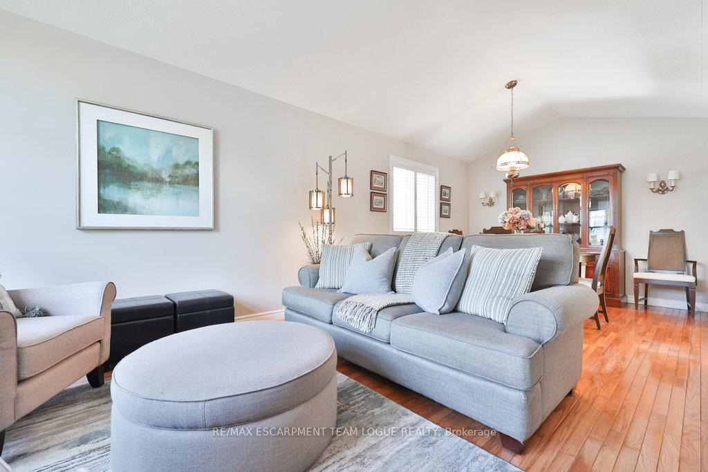 Photo 9 of 1083 Augustus Drive, Burlington, Brant — HOMEH